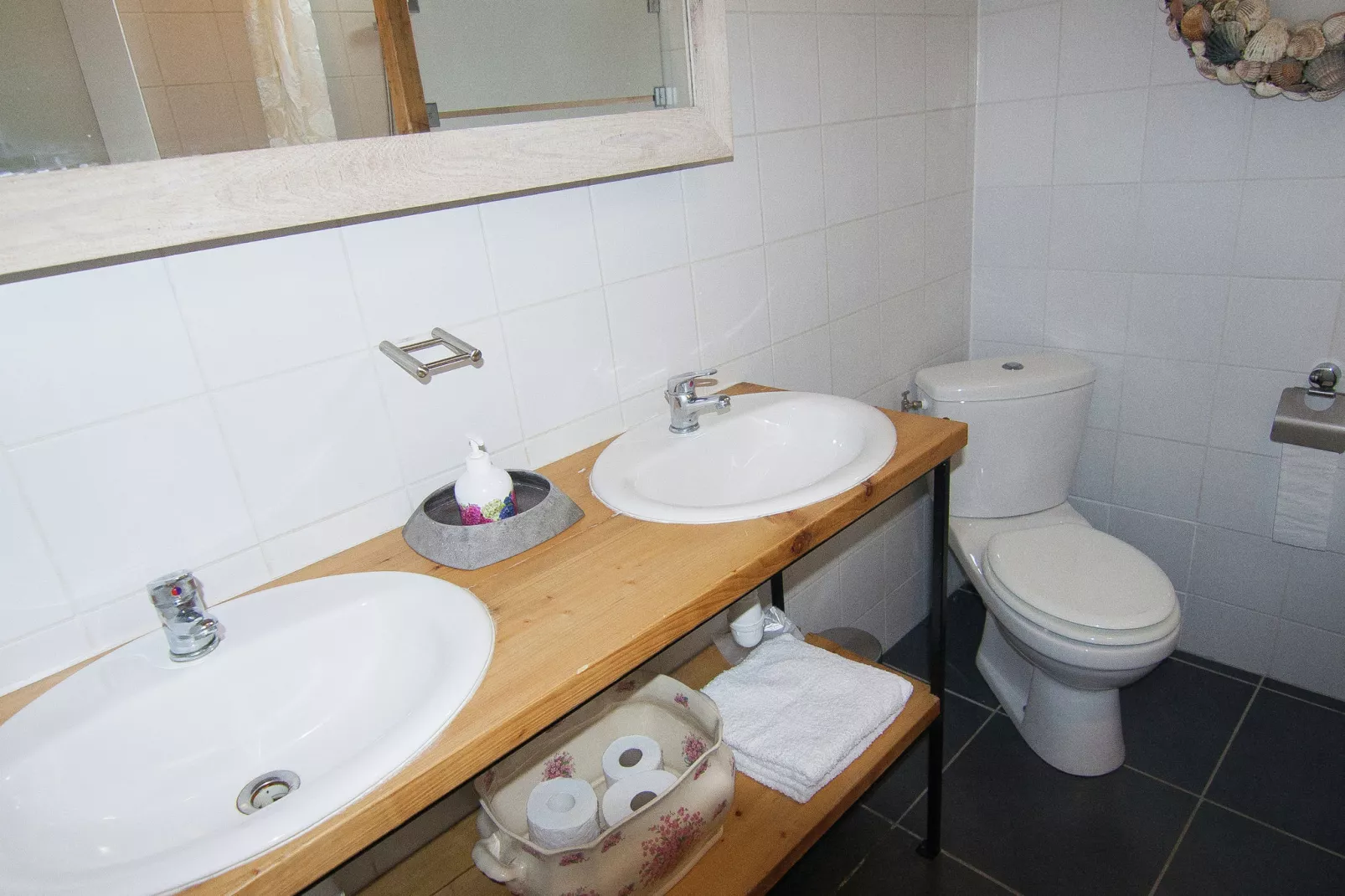 Le Castel-Bathroom
