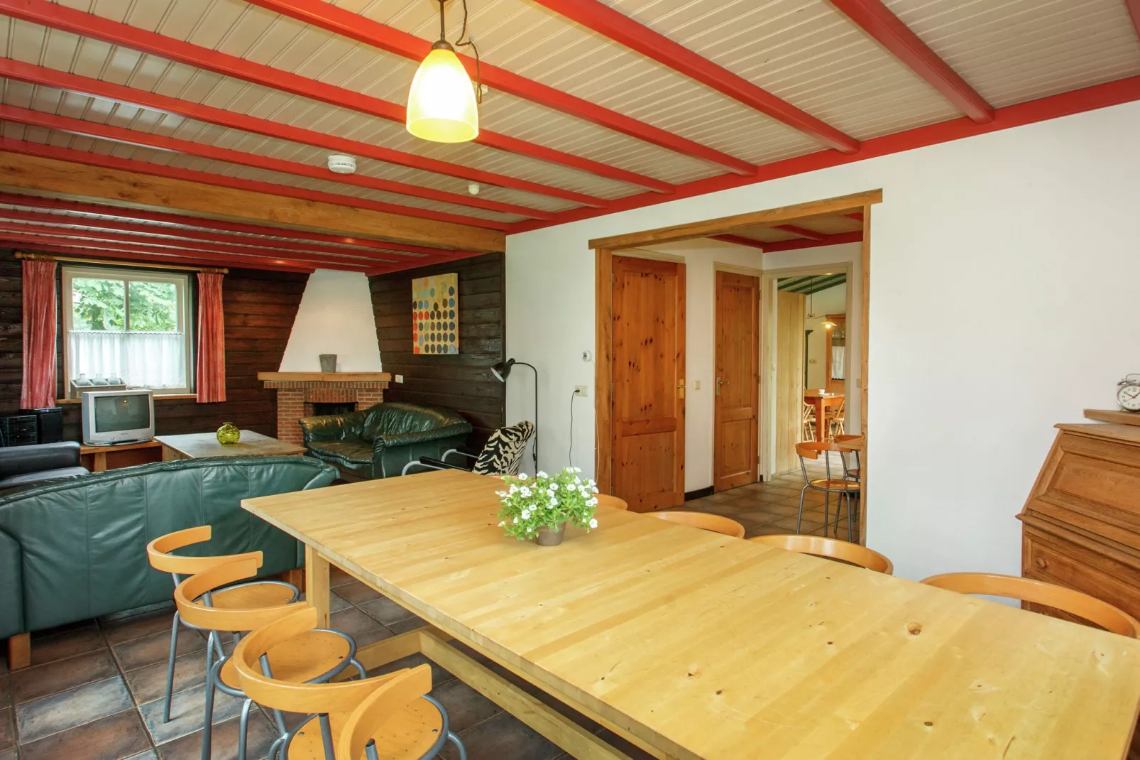 Landhoeve buitenman-Dining room