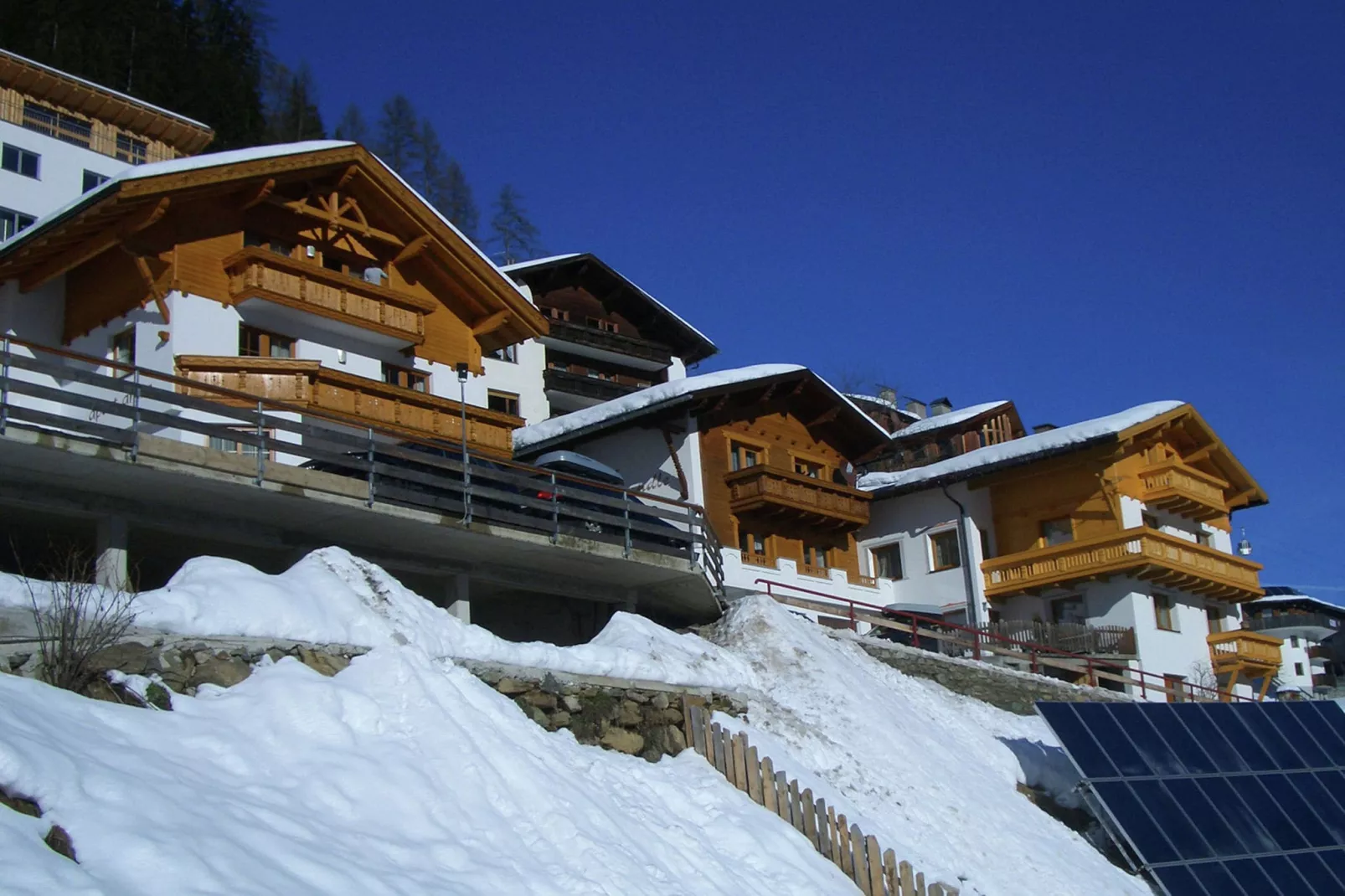 Haus Gandle-Exterior winter