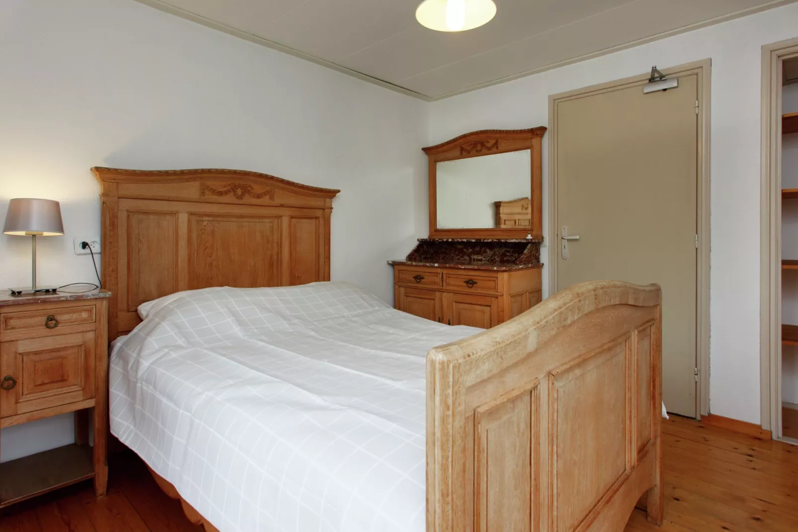 Landhoeve buitenman-Bedroom
