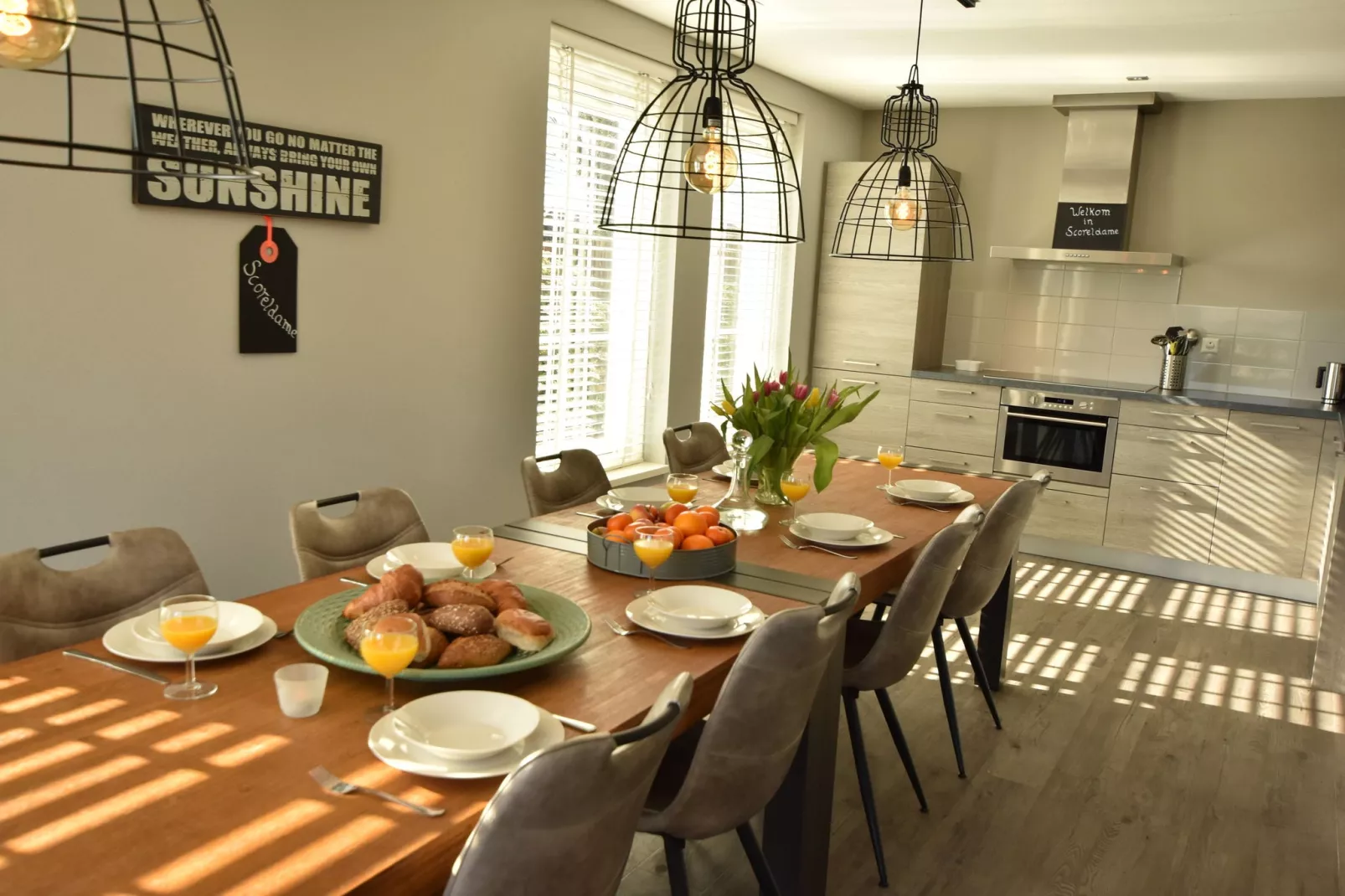 Scoreldame 8-persoons-Dining room