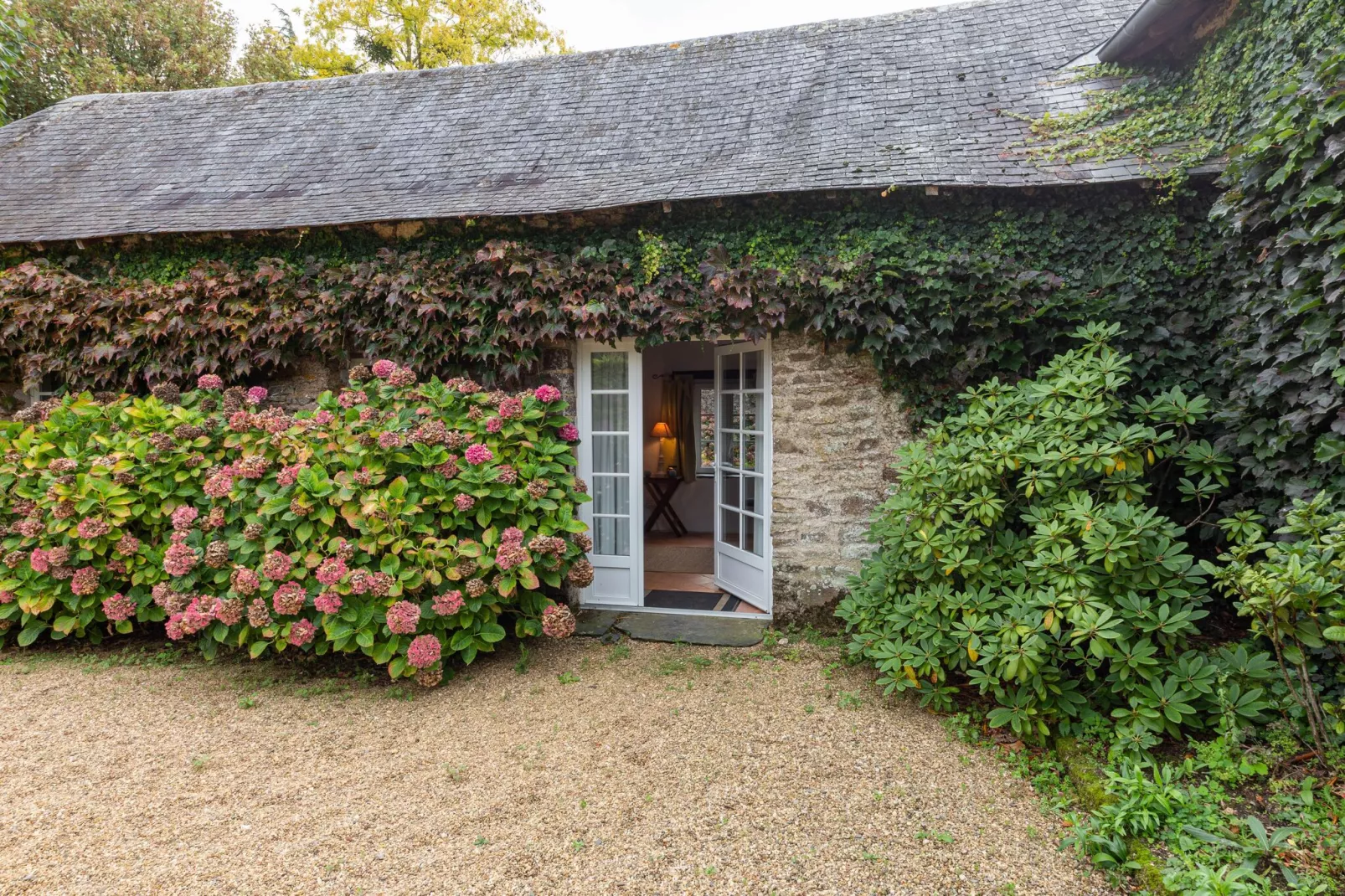 Maison de vacances St Laurent des Mortiers-Empfangshalle