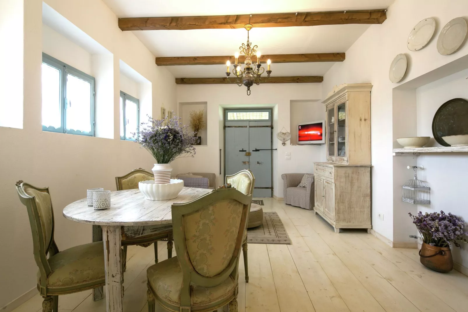 Nido-Dining room