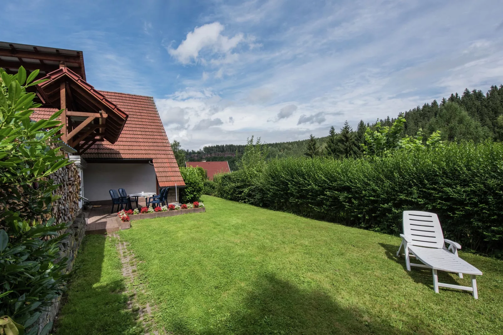 Ferienhaus im Thüringer Wald-Gardens summer