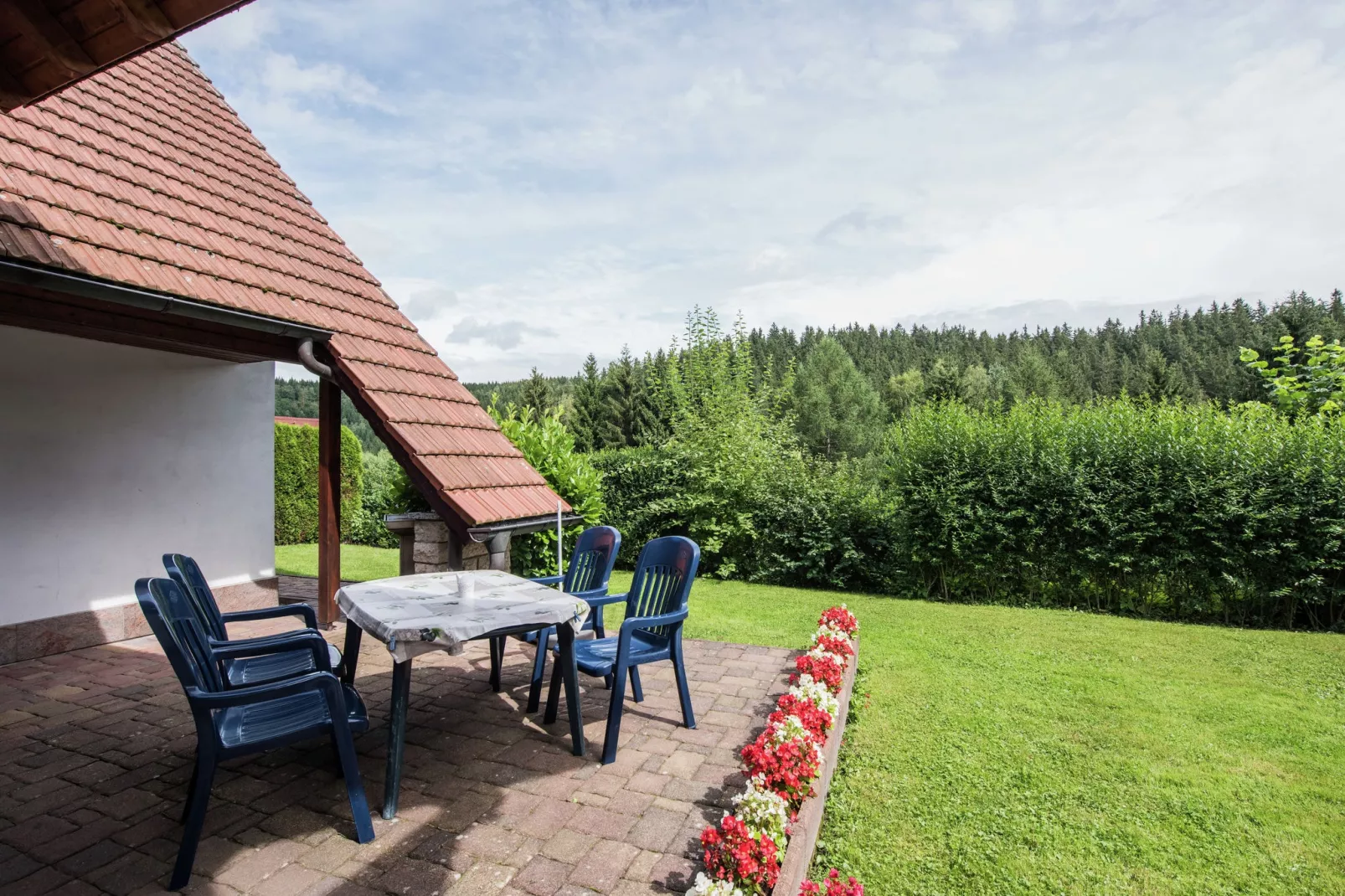 Ferienhaus im Thüringer Wald-Gardens summer