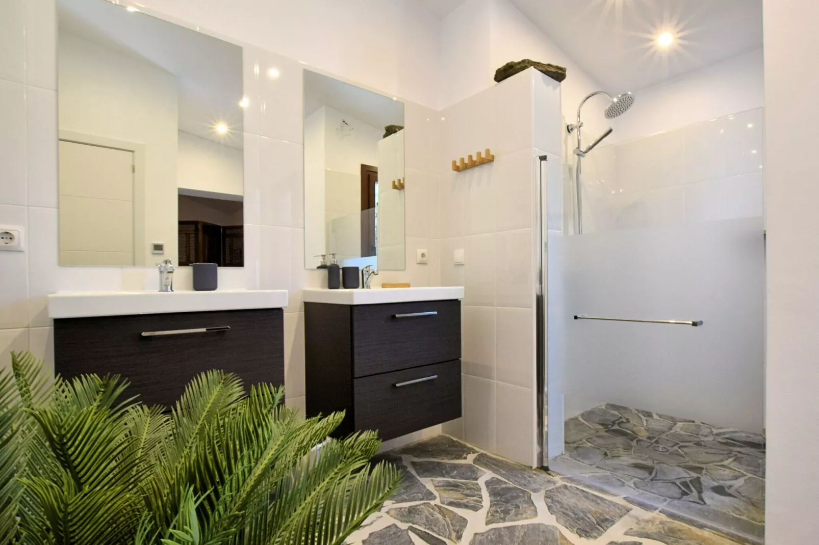 Villa Aurora-Bathroom