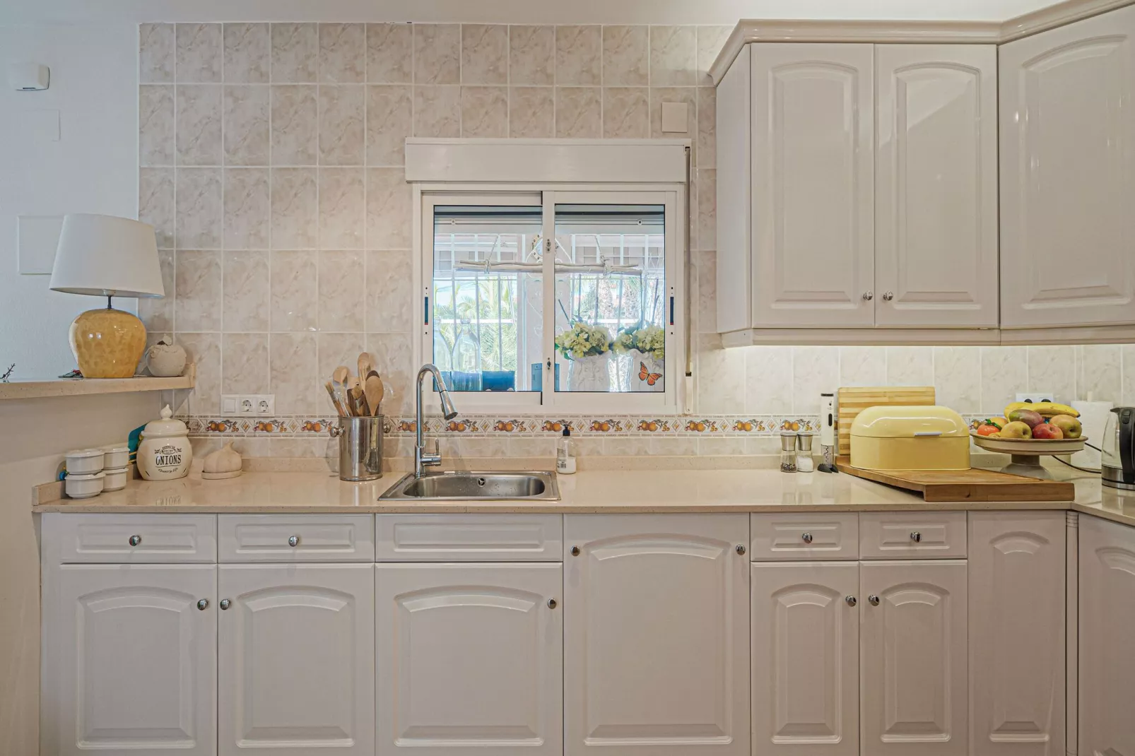 VILLA BUSOT-Kitchen