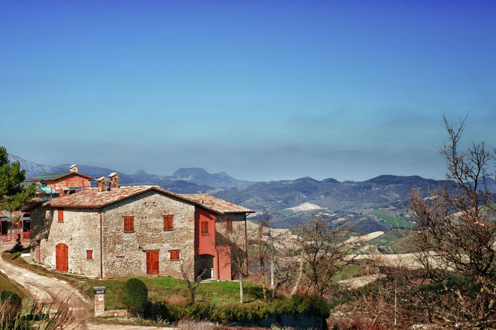 Borgo Uno-Exterior summer