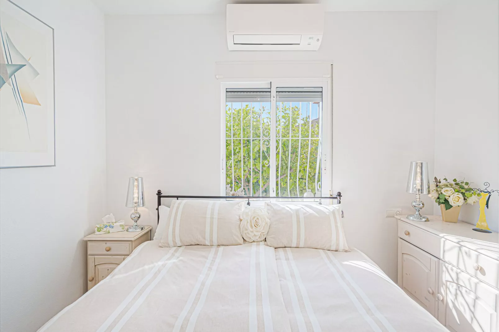 VILLA BUSOT-Bedroom