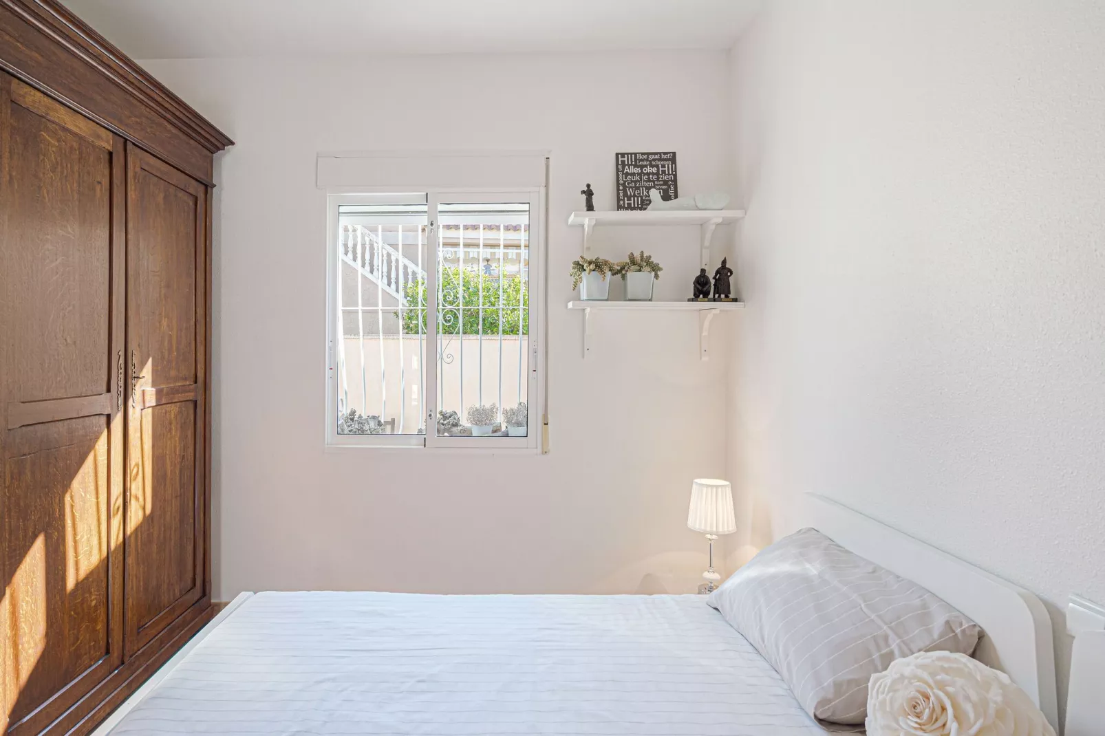 VILLA BUSOT-Bedroom