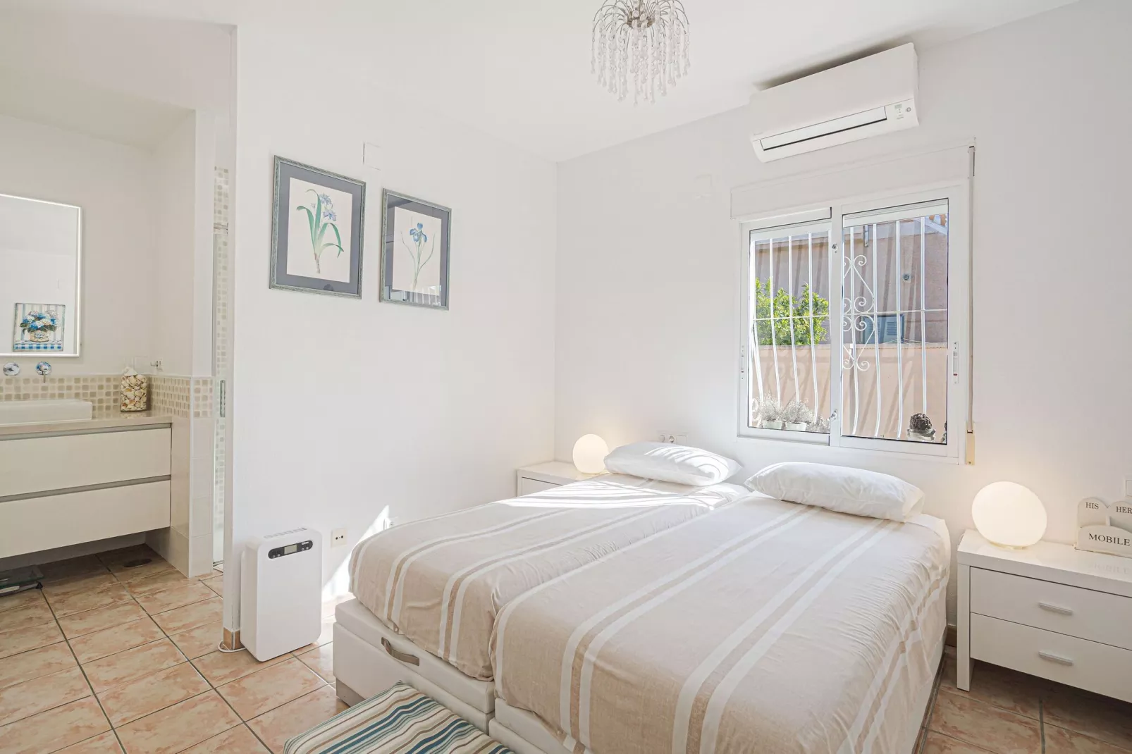 VILLA BUSOT-Bedroom