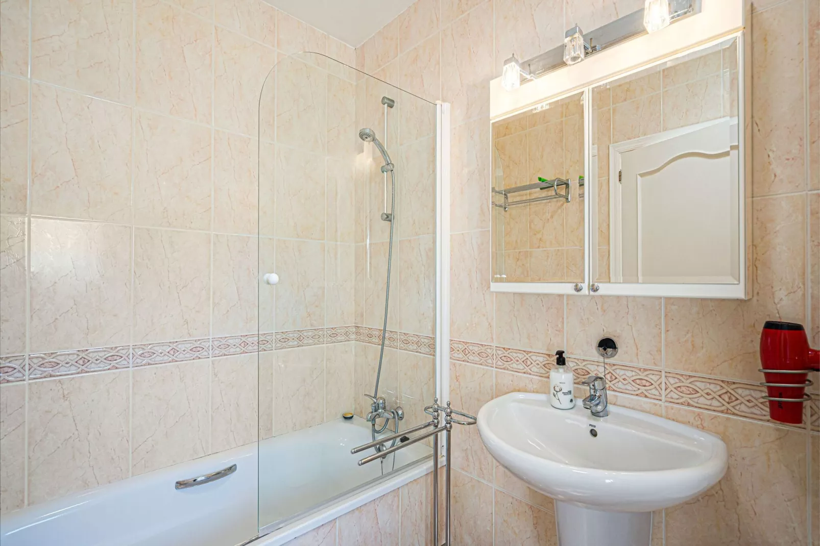 VILLA BUSOT-Bathroom