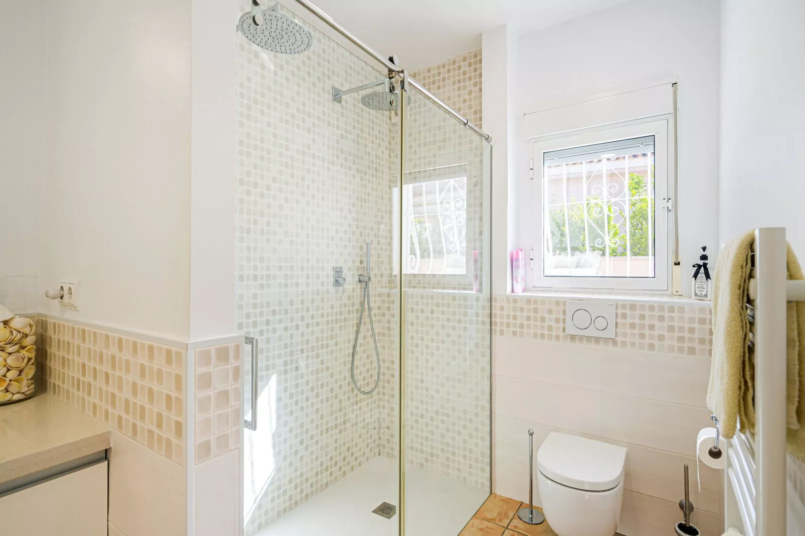 VILLA BUSOT-Bathroom