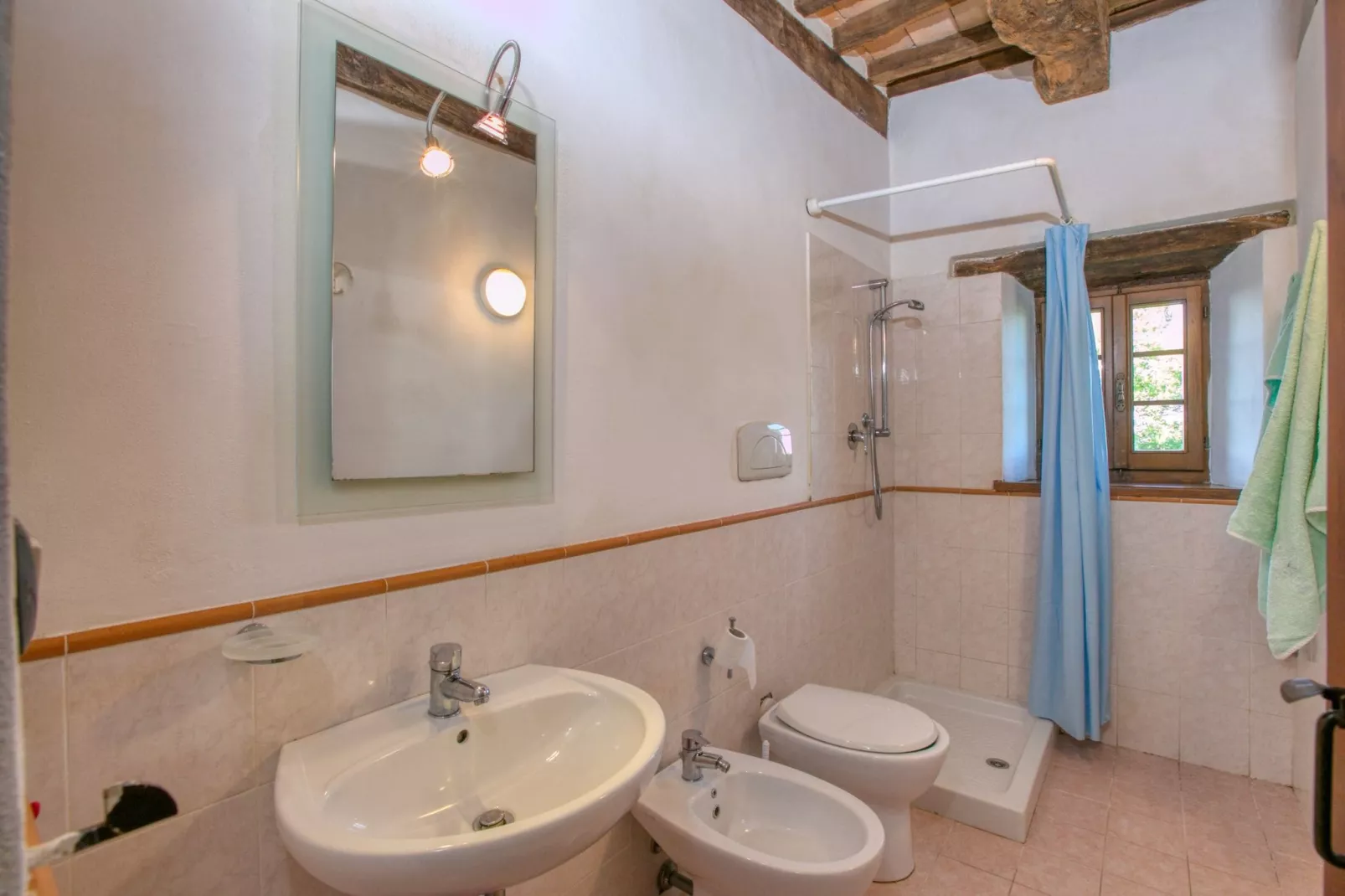Borgo Uno-Bathroom