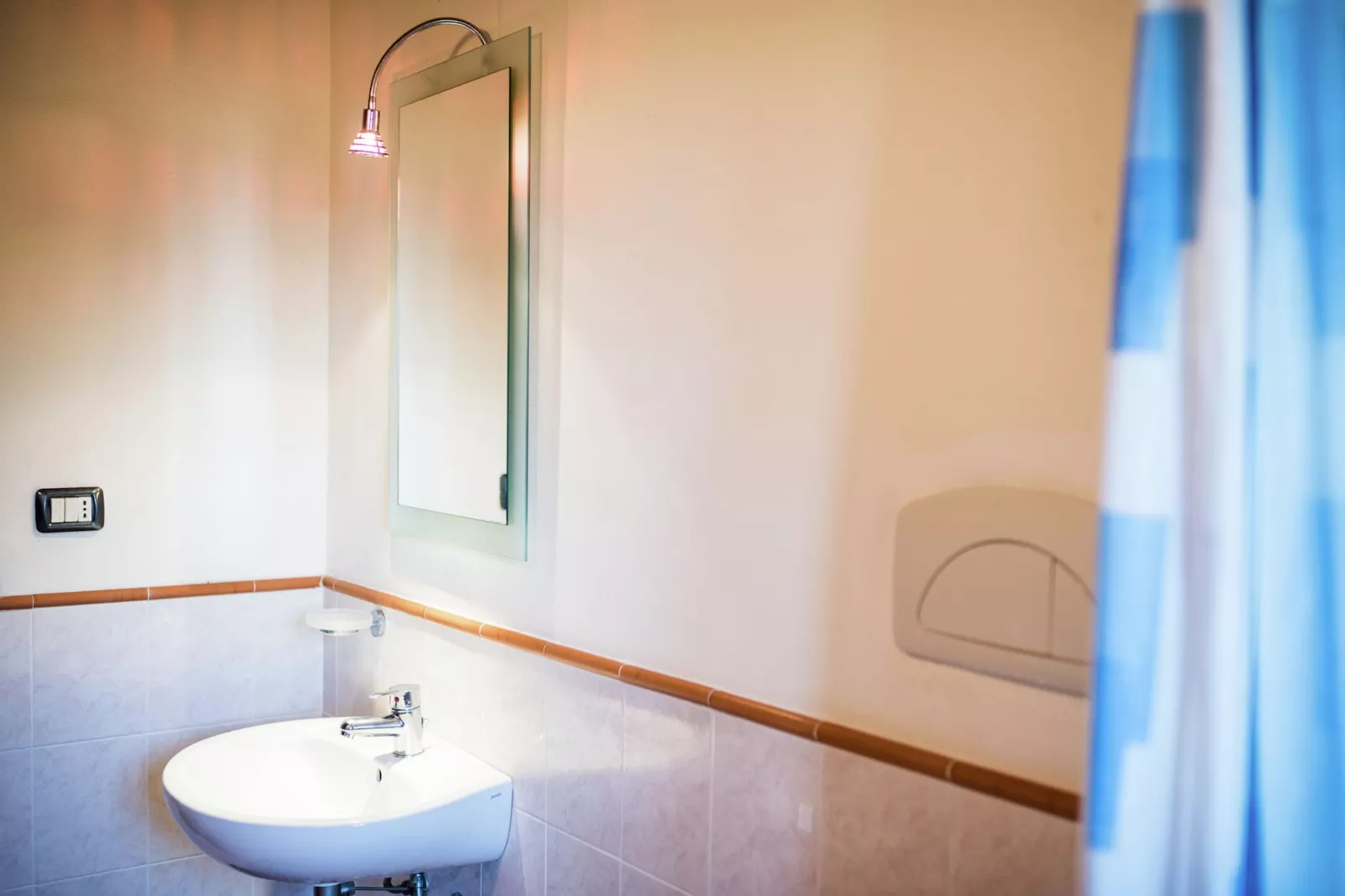 Borgo Uno-Bathroom