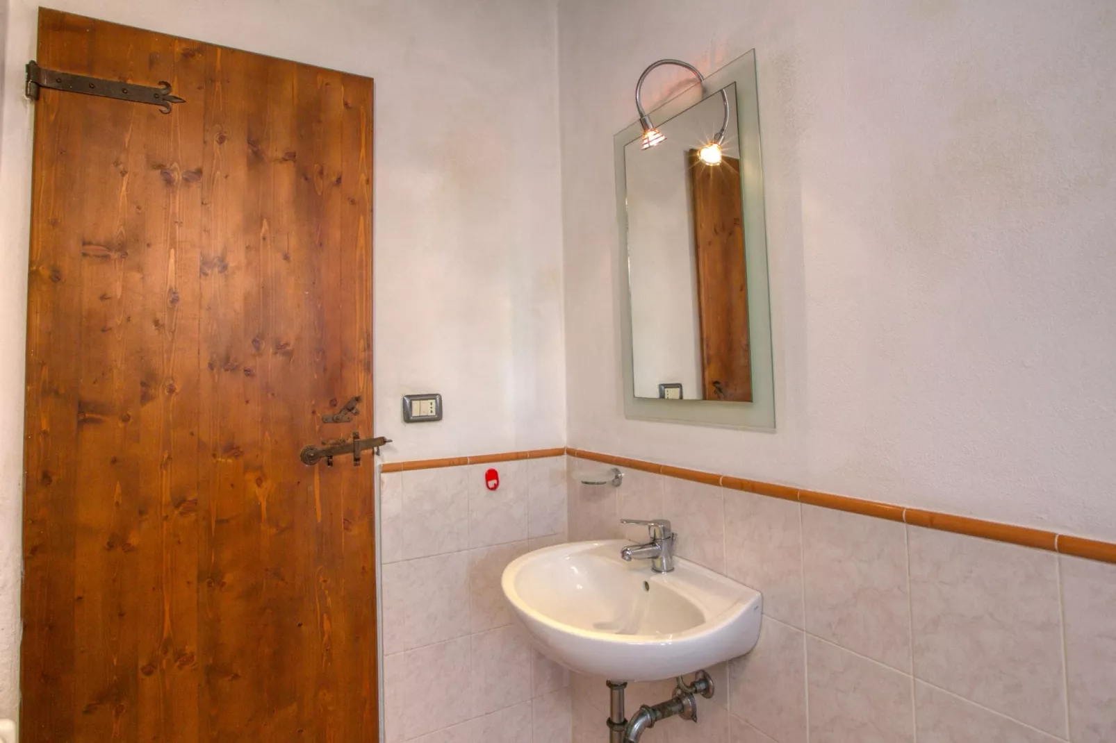 Borgo Uno-Bathroom