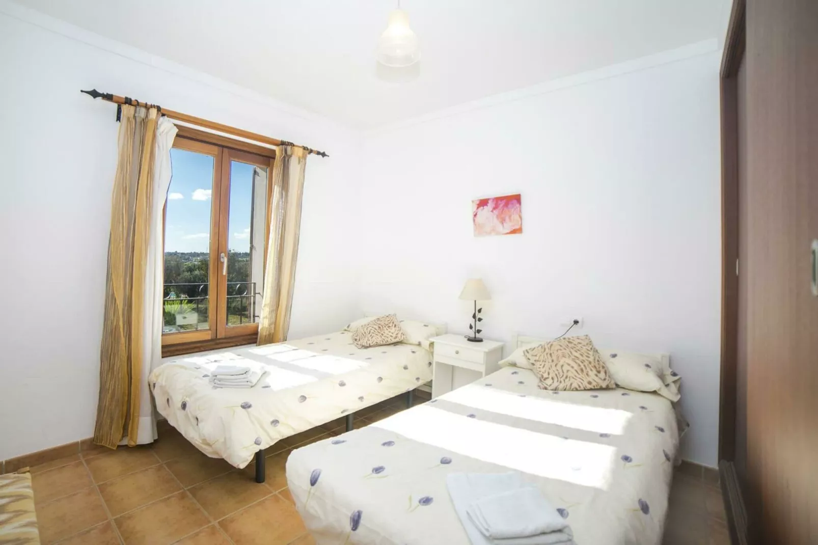 Can Ines-Bedroom