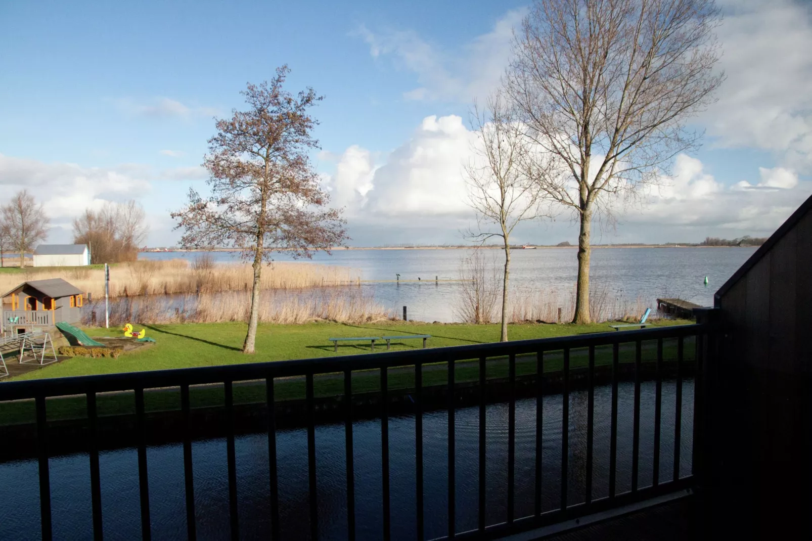 Aan de Friese Meren-View summer