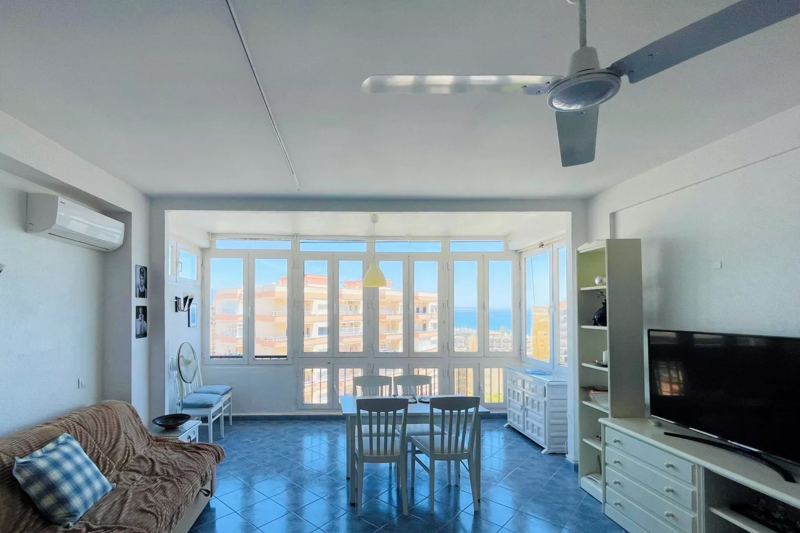 Concordia 1002-Living room