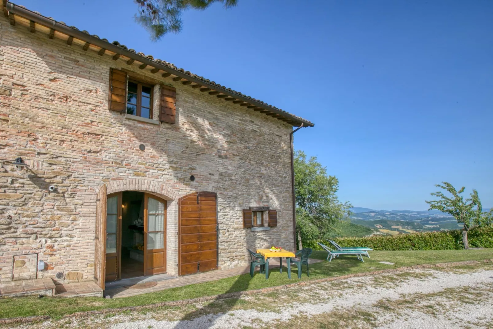 Borgo Due-Exterior summer