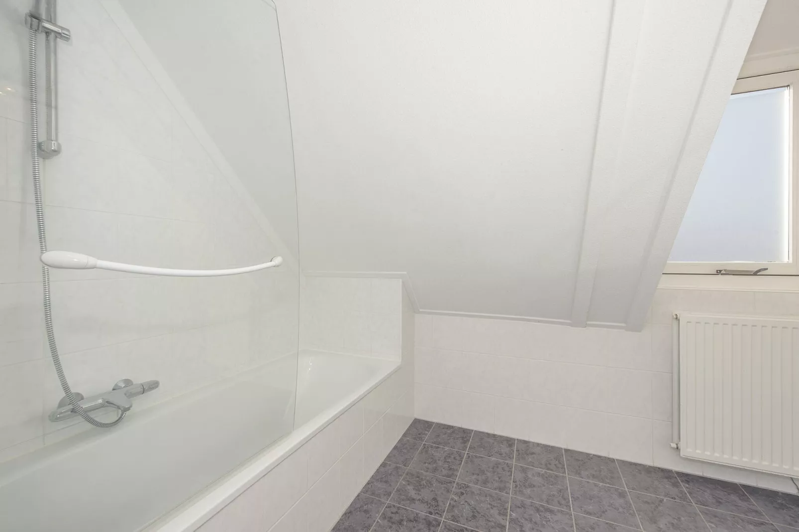Aquadelta 40-Bathroom
