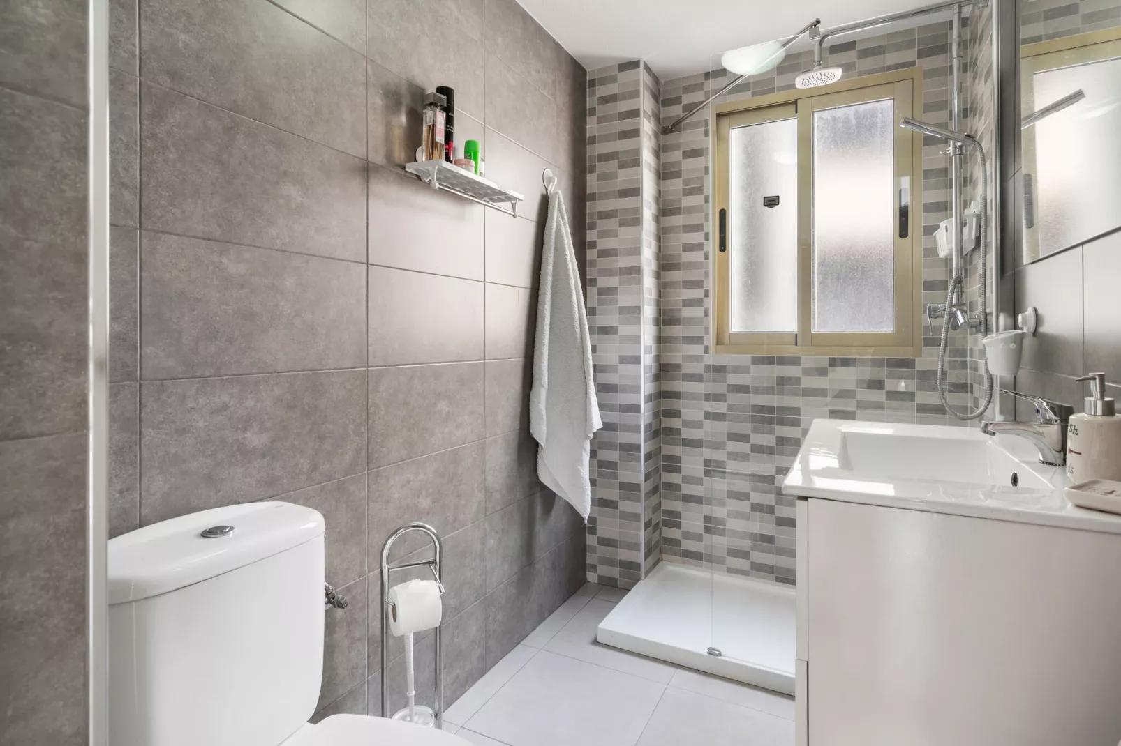Benidorm-Bathroom