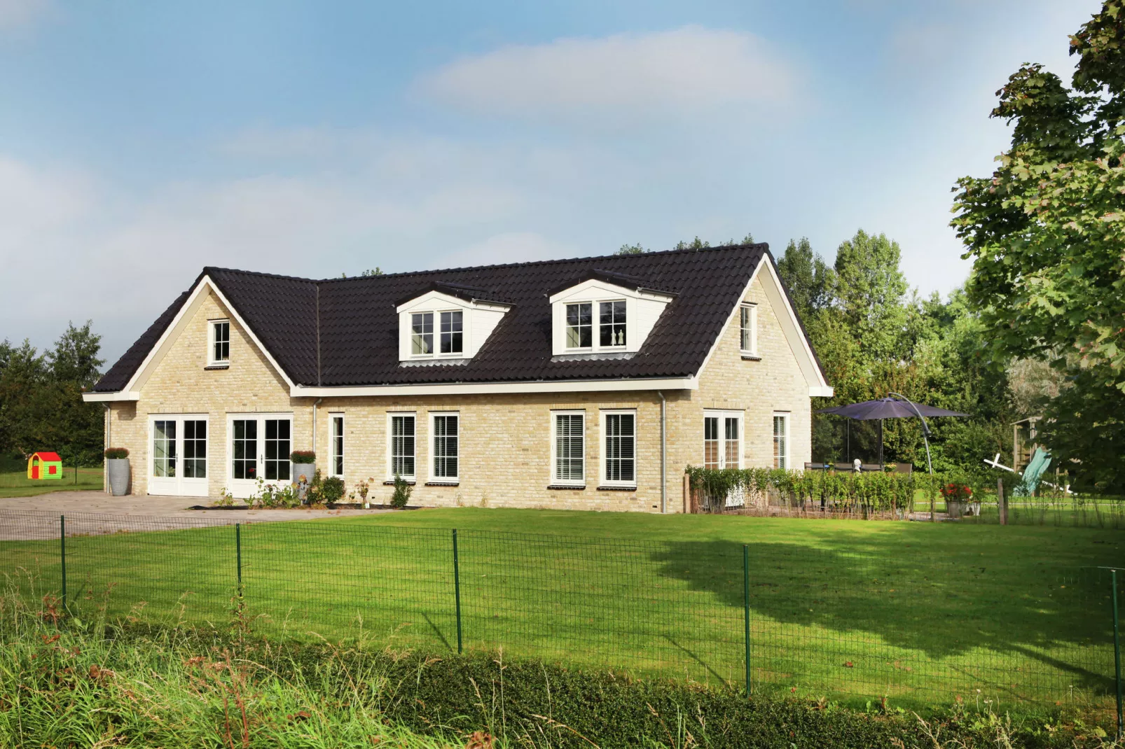 Scoreldame XL-Exterior summer