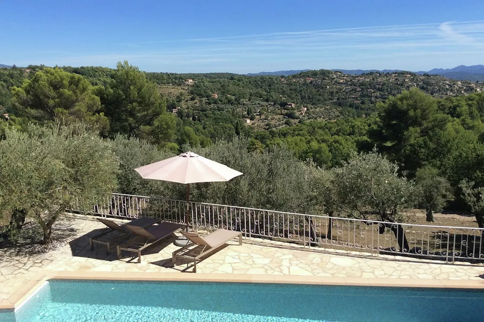 Mas des Olivettes-View summer