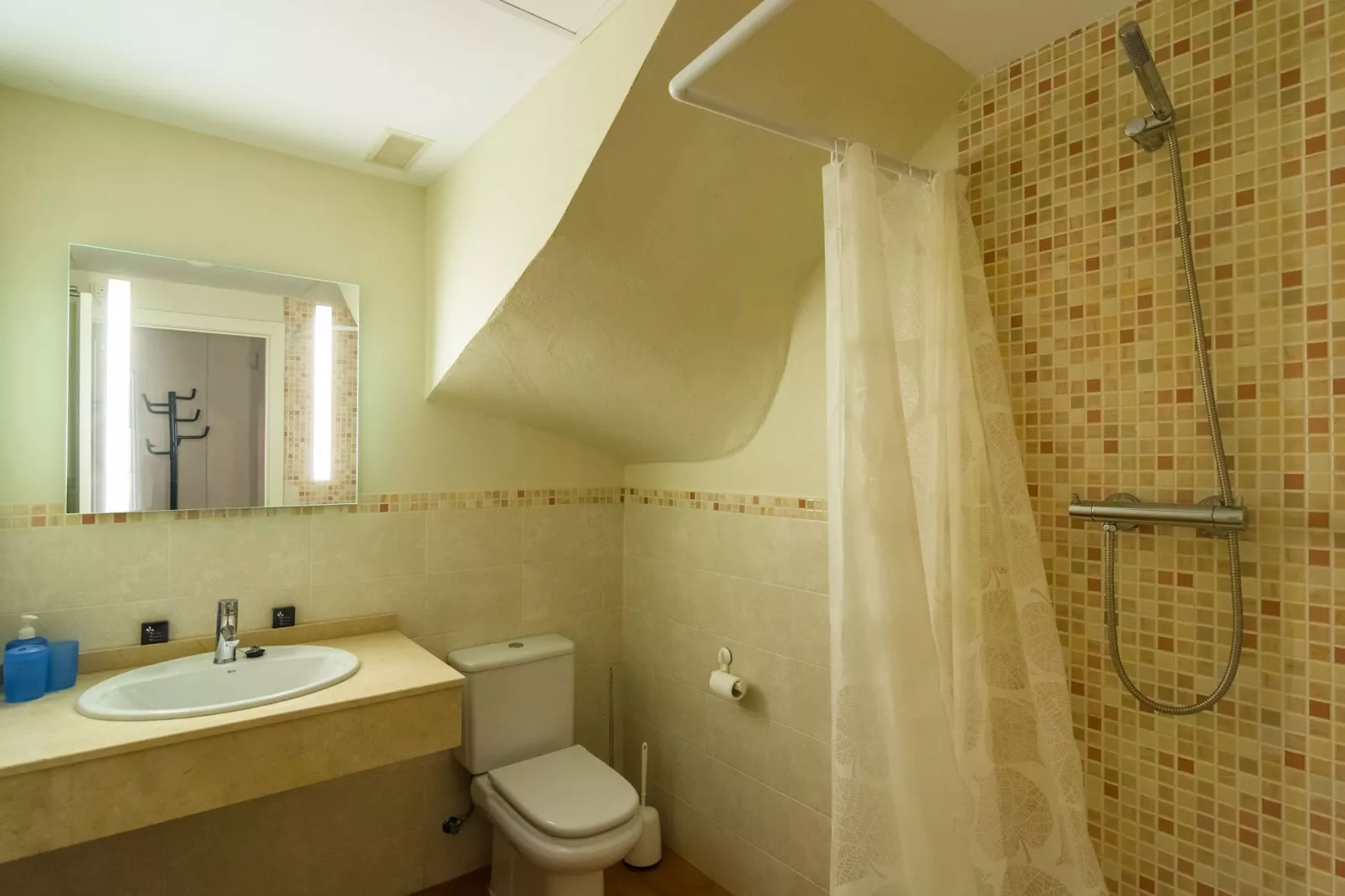 Los Olivos-Bathroom
