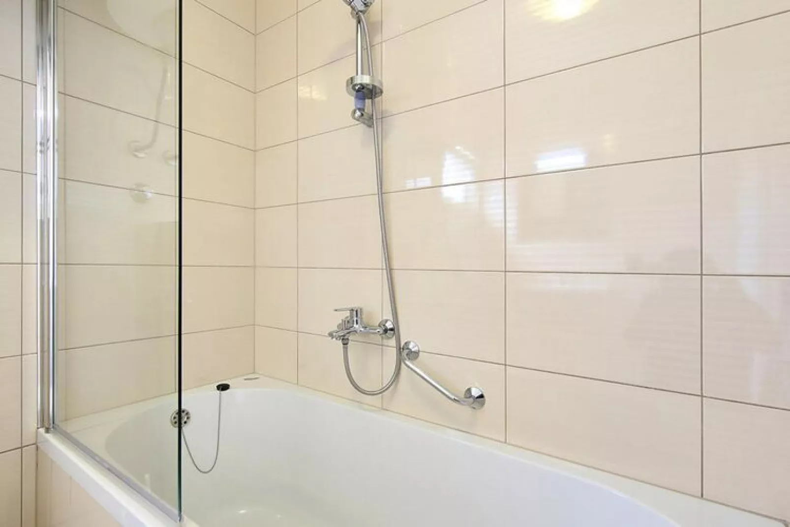 Holiday resort Vile Dalmacija, Preko-3-Raum-App., Classic 4+2, ca. 42 qm für 6 Pers.-Bathroom