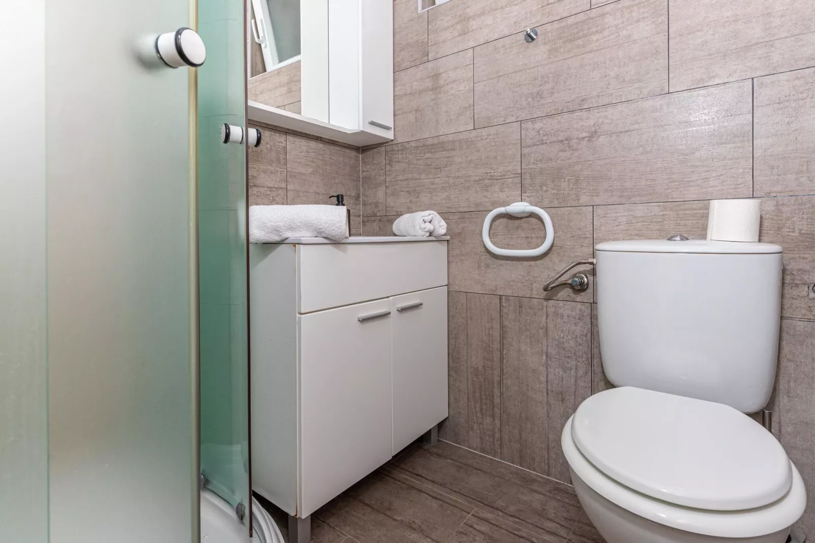 Holiday Home Jasminka-Bathroom