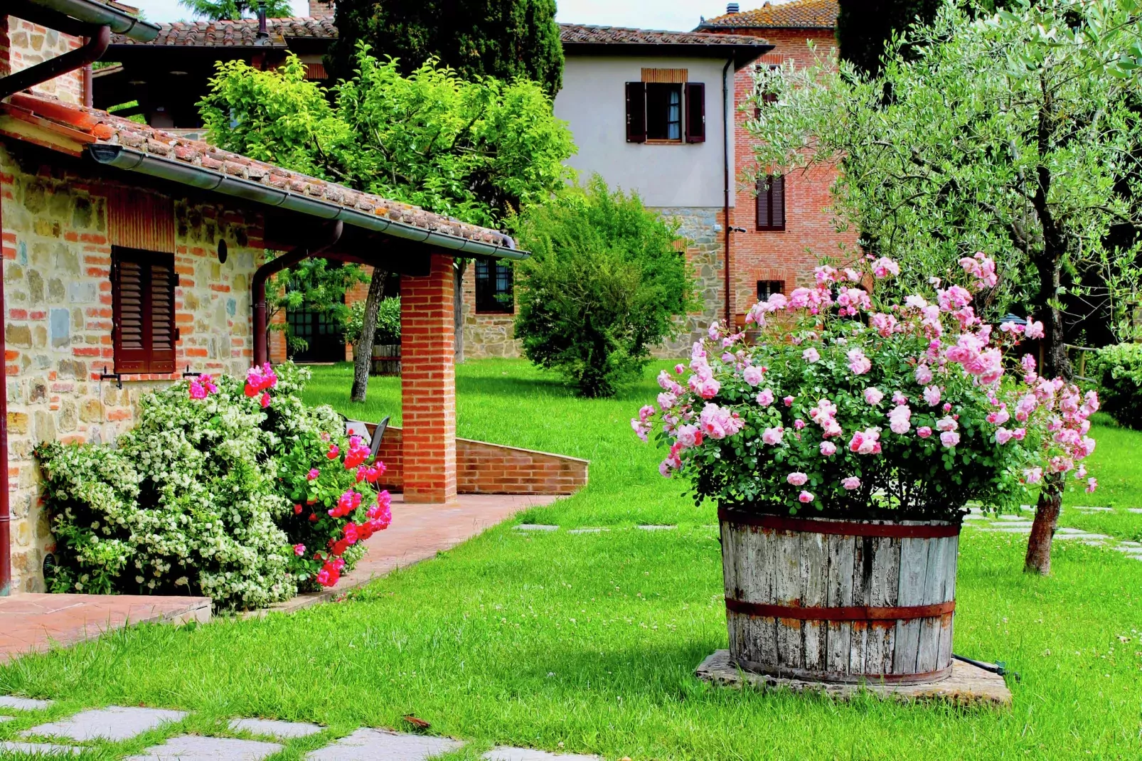 Palatre-Gardens summer