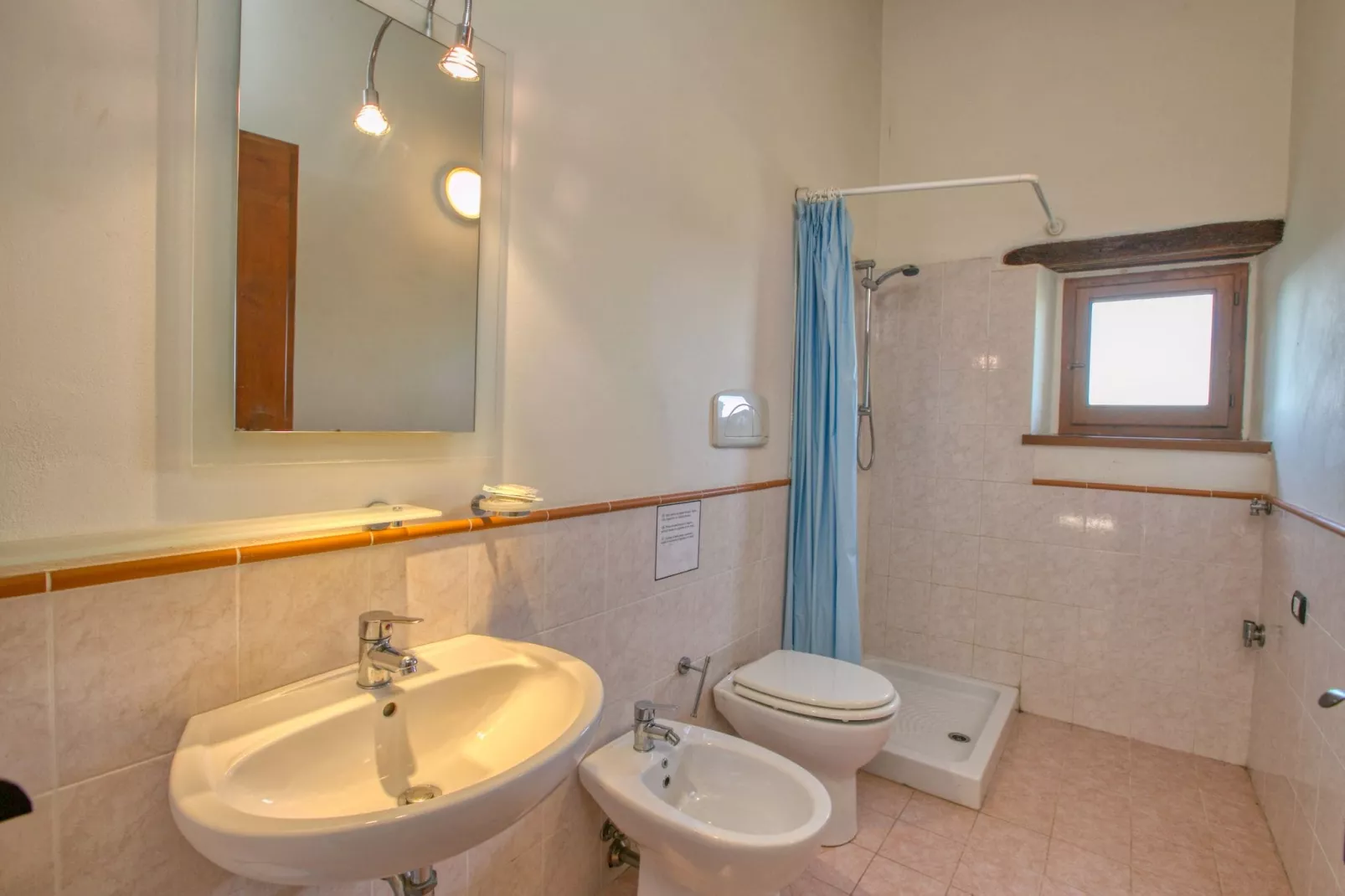 Borgo Quattro-Bathroom