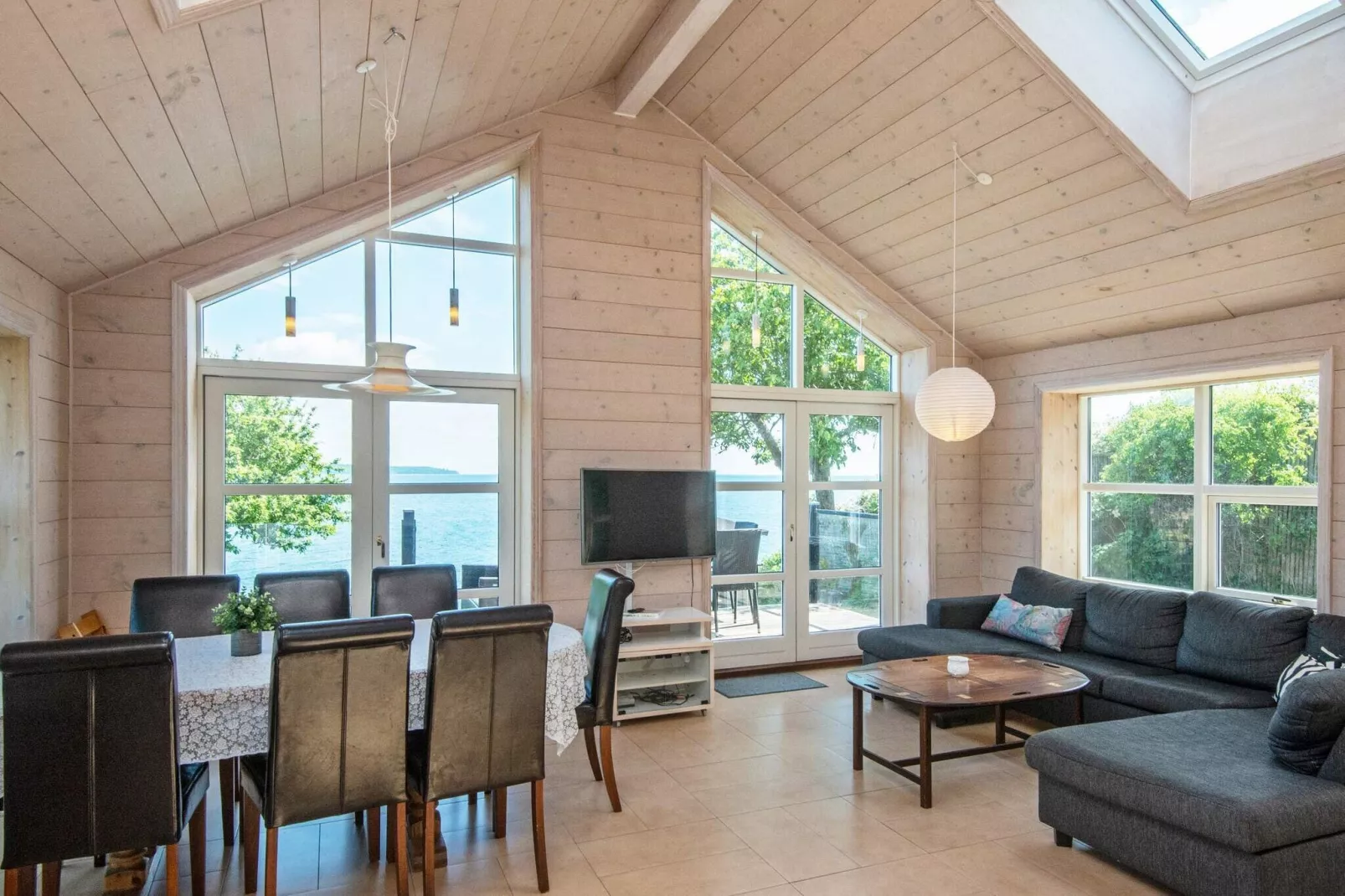 Panoramic Retreat by Water - By Traum Ferienwohnungen