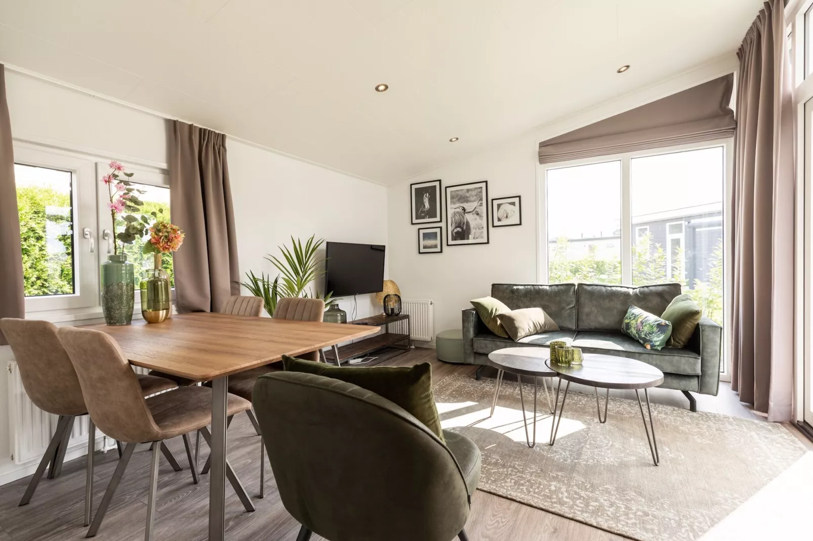 Recreatiepark Rhederlaagse Meren 14-Living room