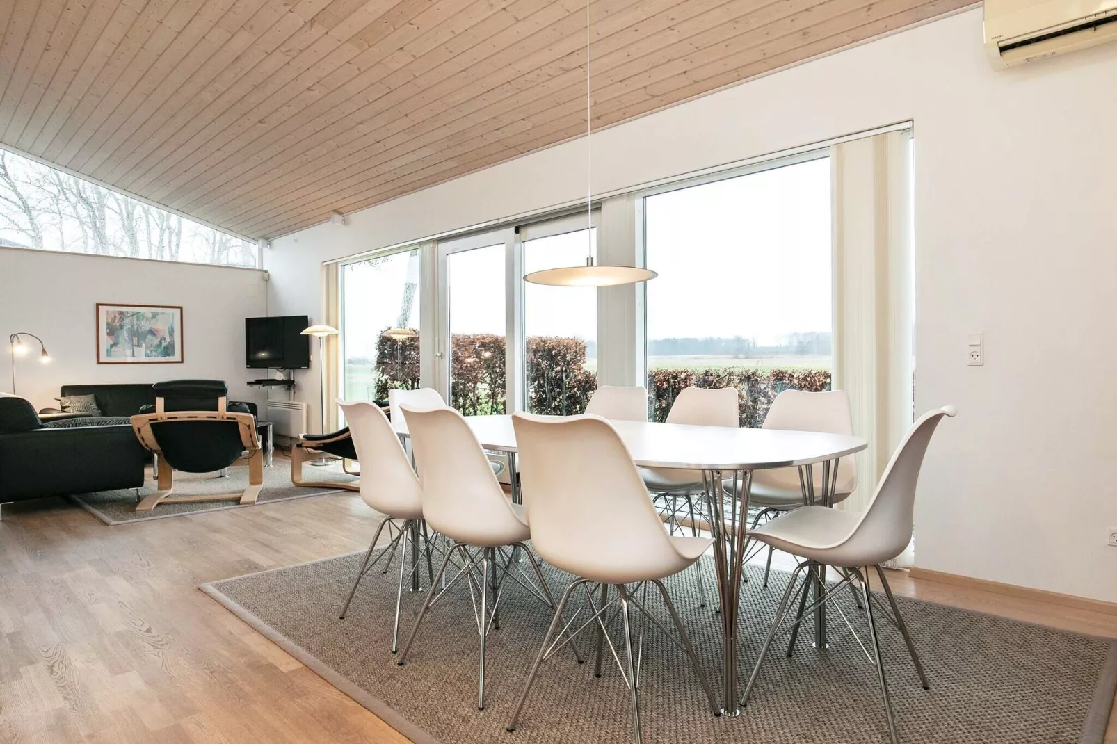 Tranquil Cottage Retreat-By Traum-Indoor
