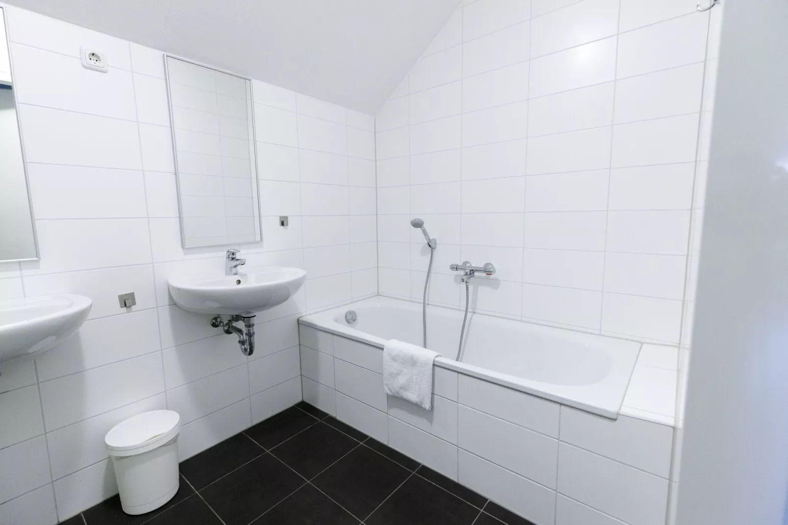 Resort Eifeler Tor 5-Bathroom