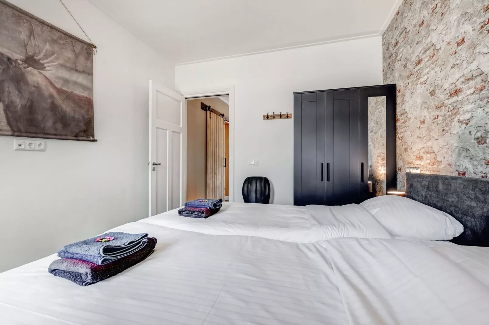 Boerderij Koatstertille-Bedroom