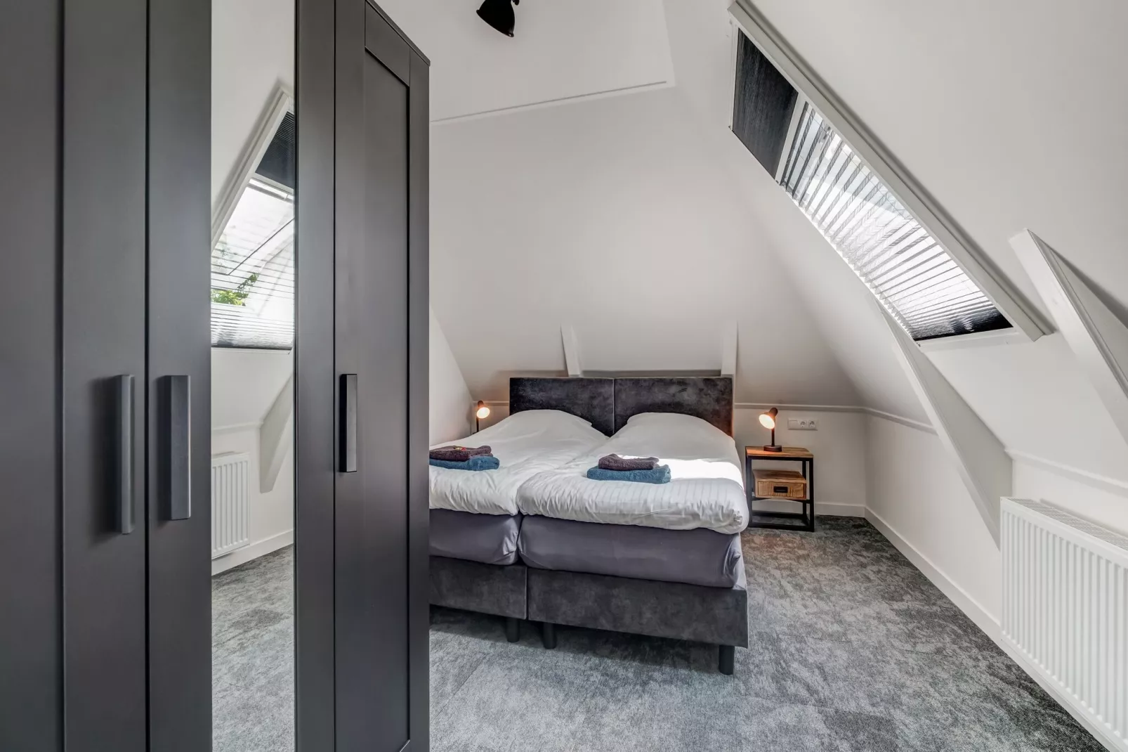 Boerderij Koatstertille-Bedroom