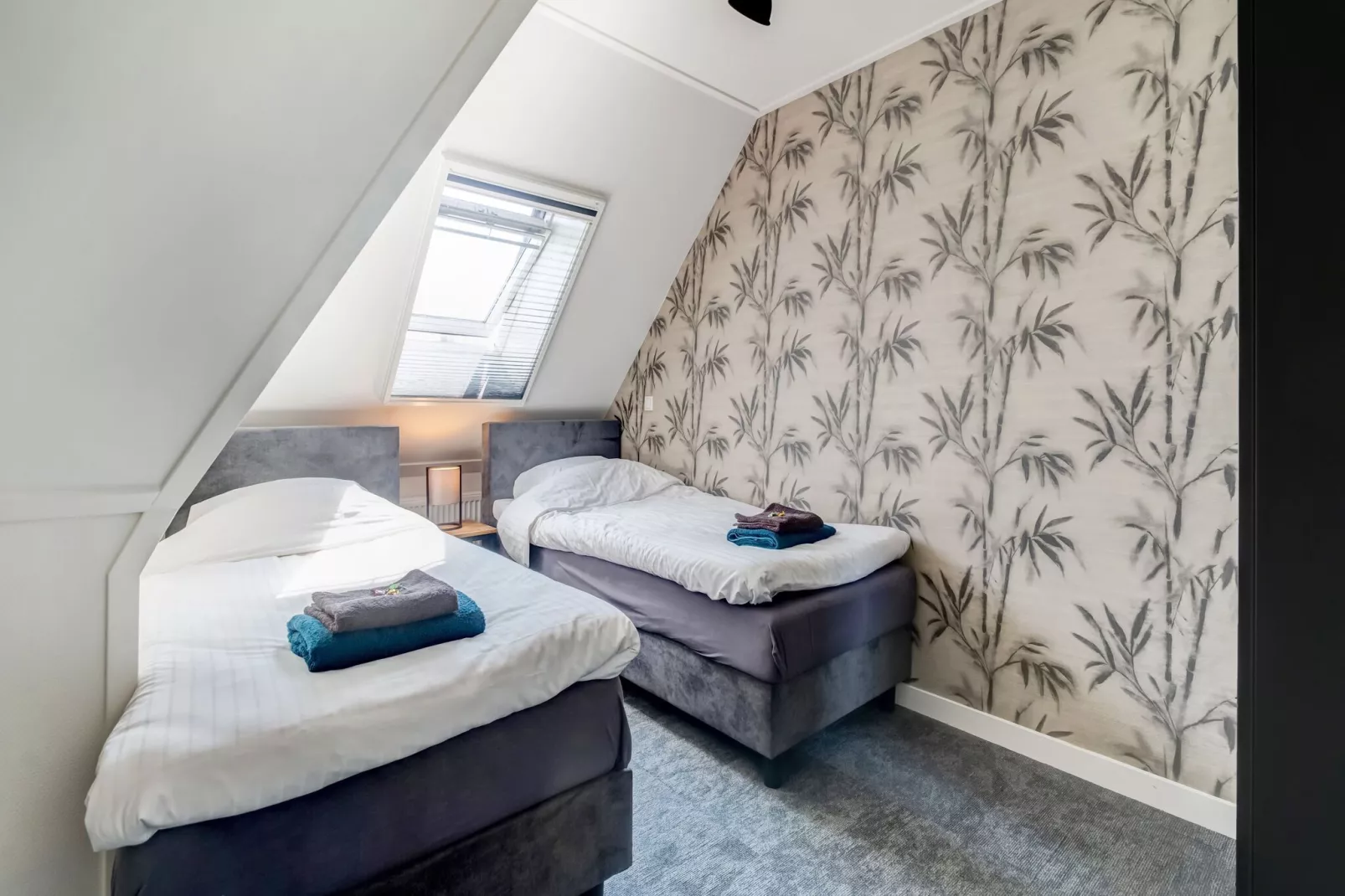 Boerderij Koatstertille-Bedroom