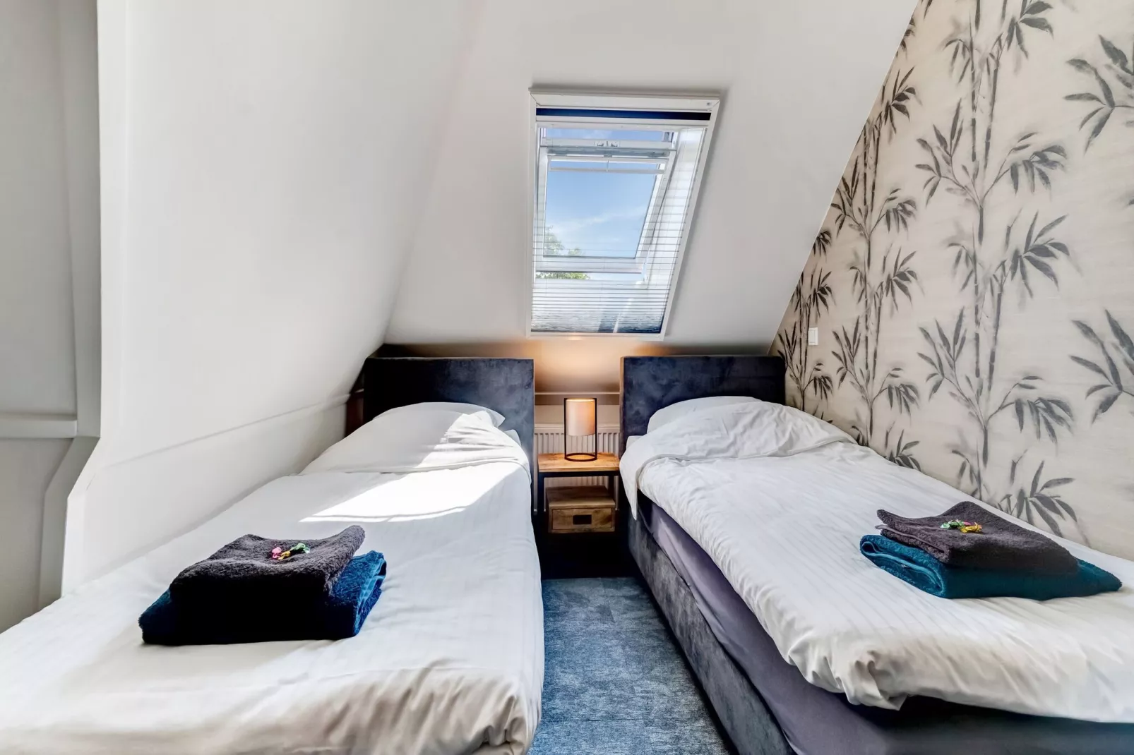 Boerderij Koatstertille-Bedroom