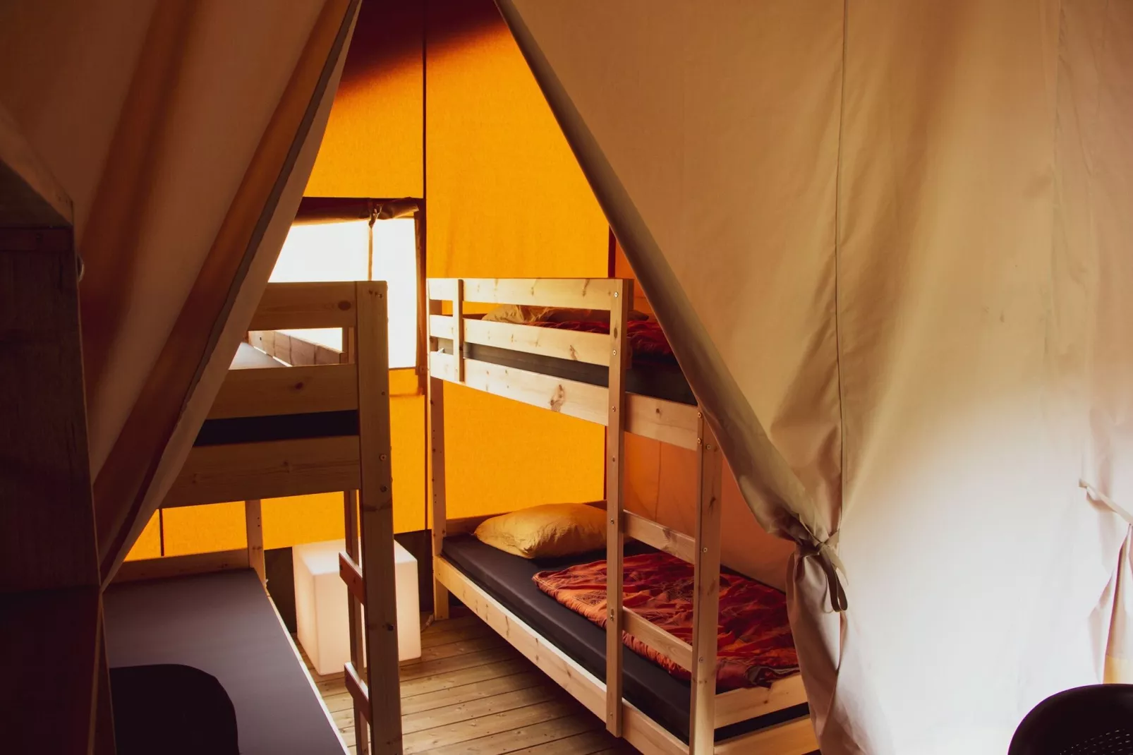 Recreatiepark Rhederlaagse Meren 16-Bedroom
