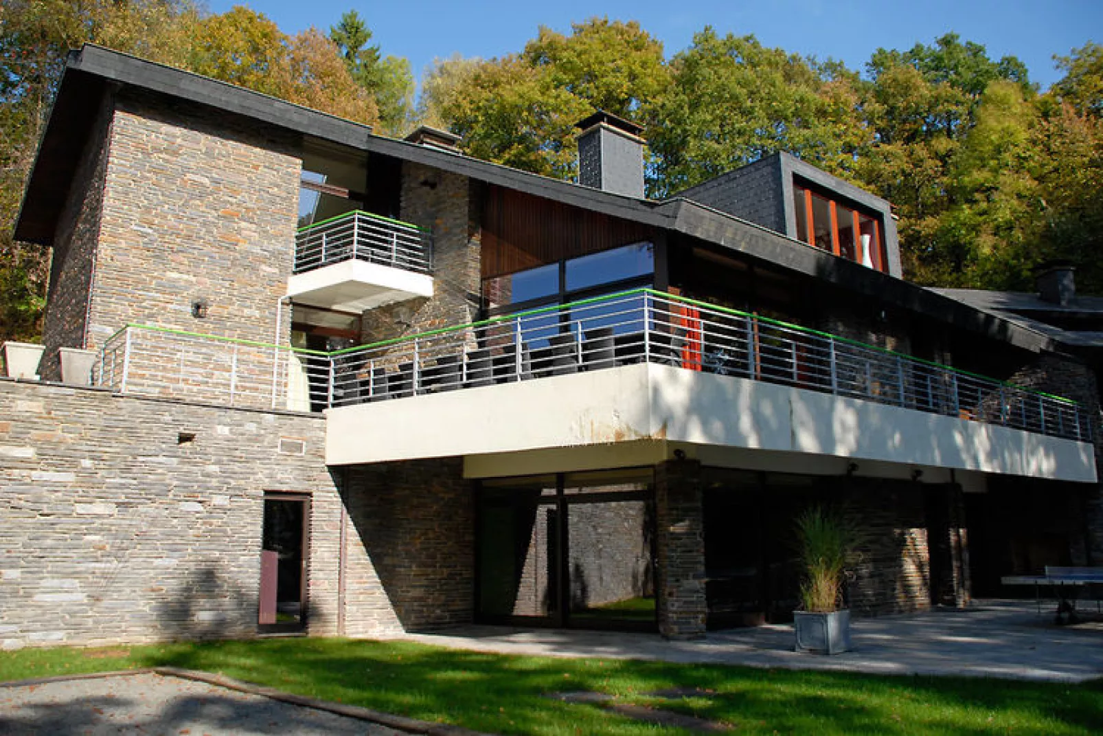 La Résidence-Exterior summer