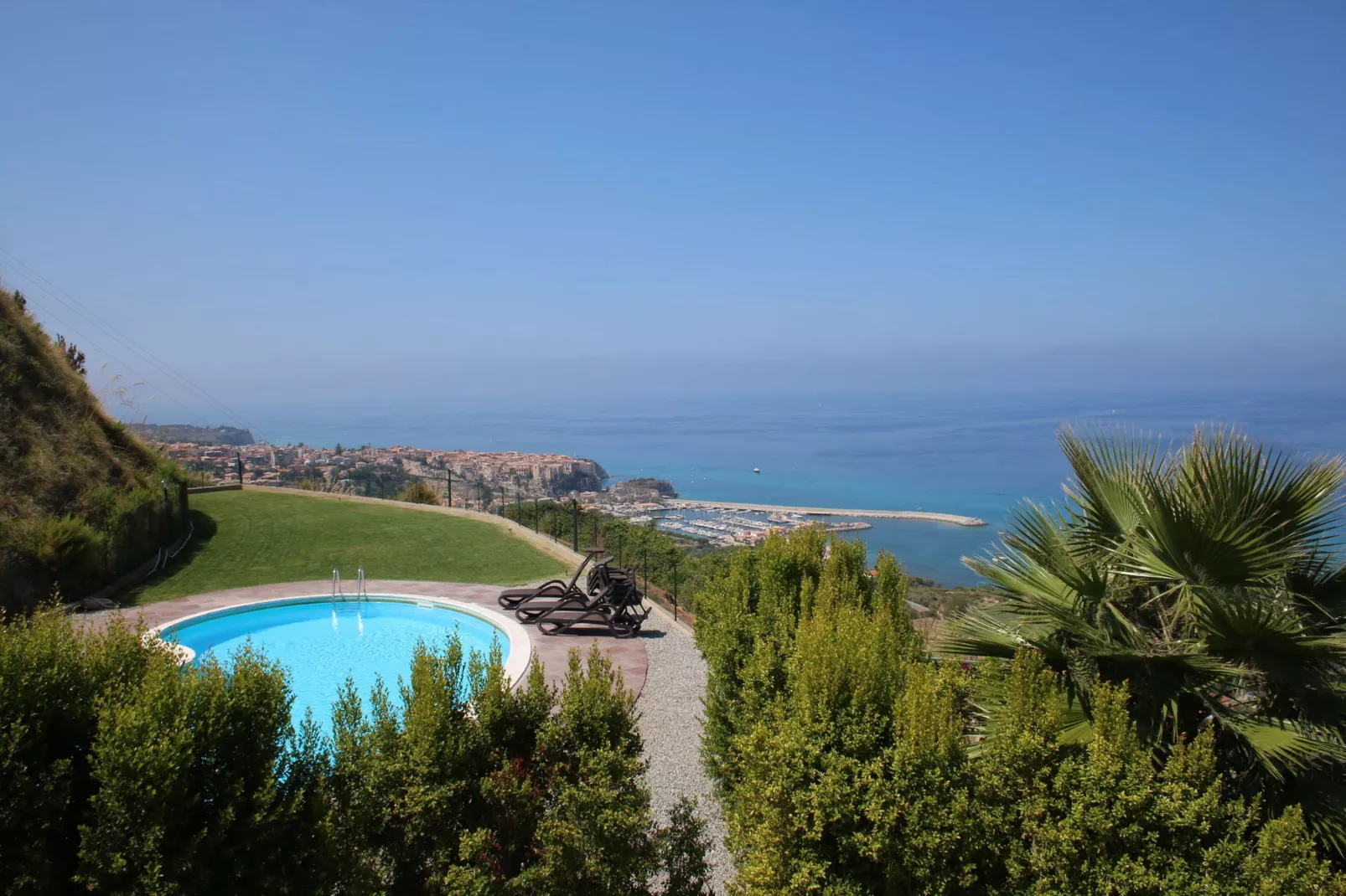 Bottone-Pool