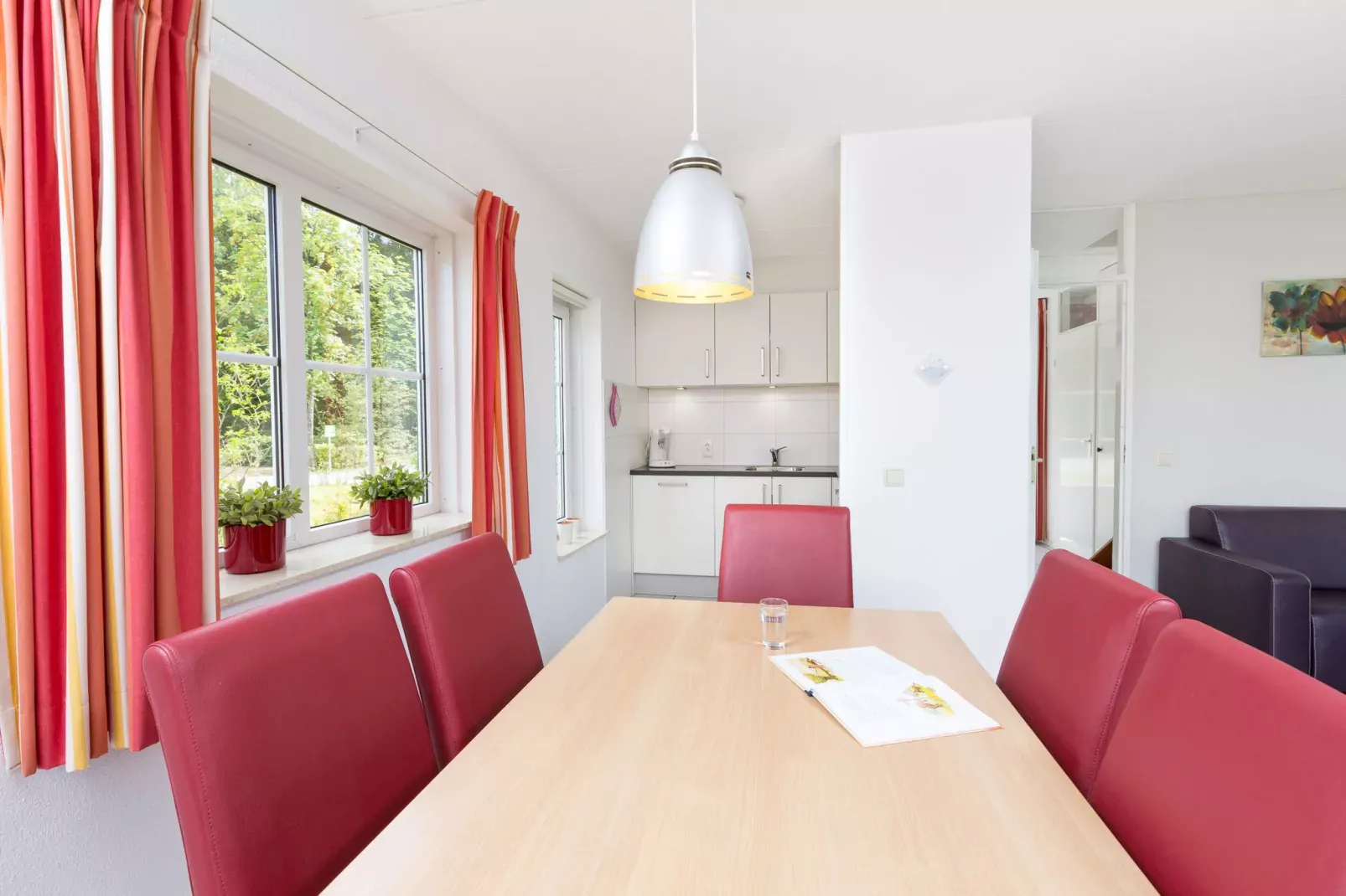 Vakantiepark Hellendoorn 1-Esszimmer