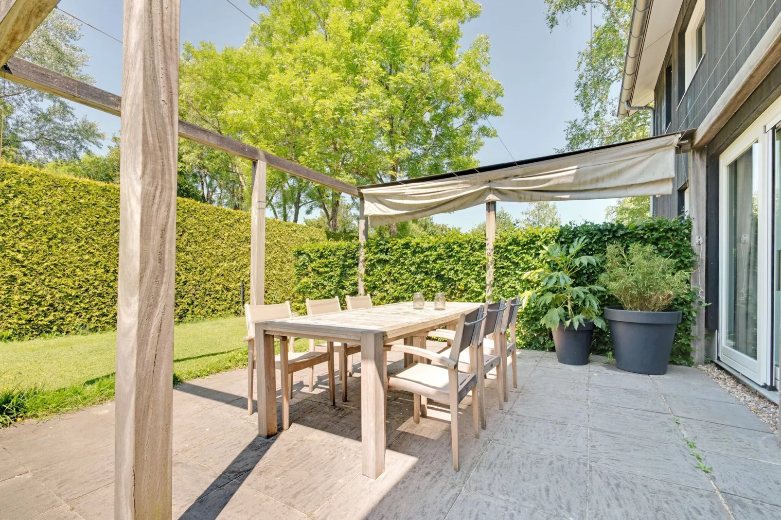 Stijlvol familiehuis in Grou-Terrace balcony