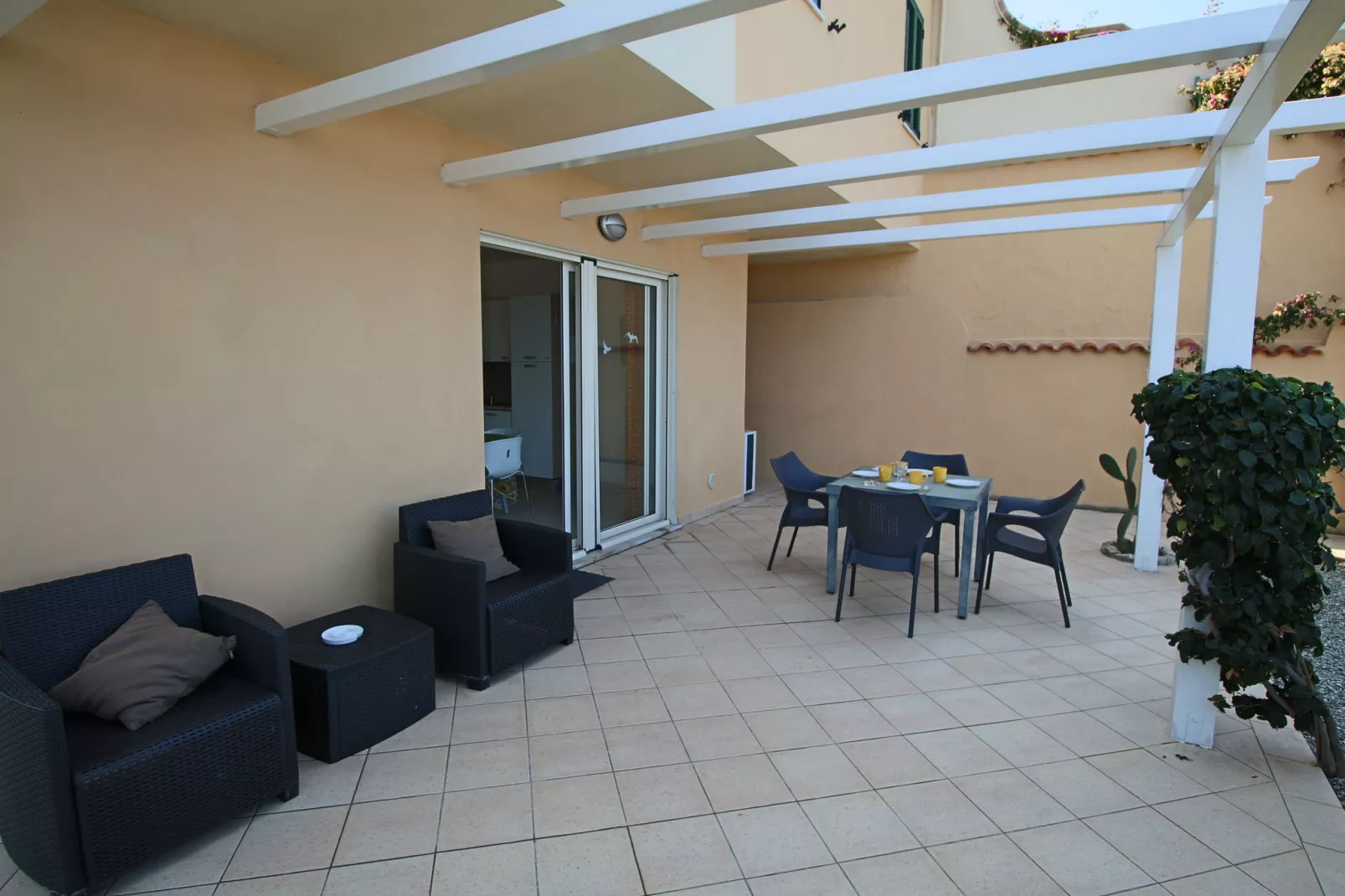 Bottone-Terrace balcony