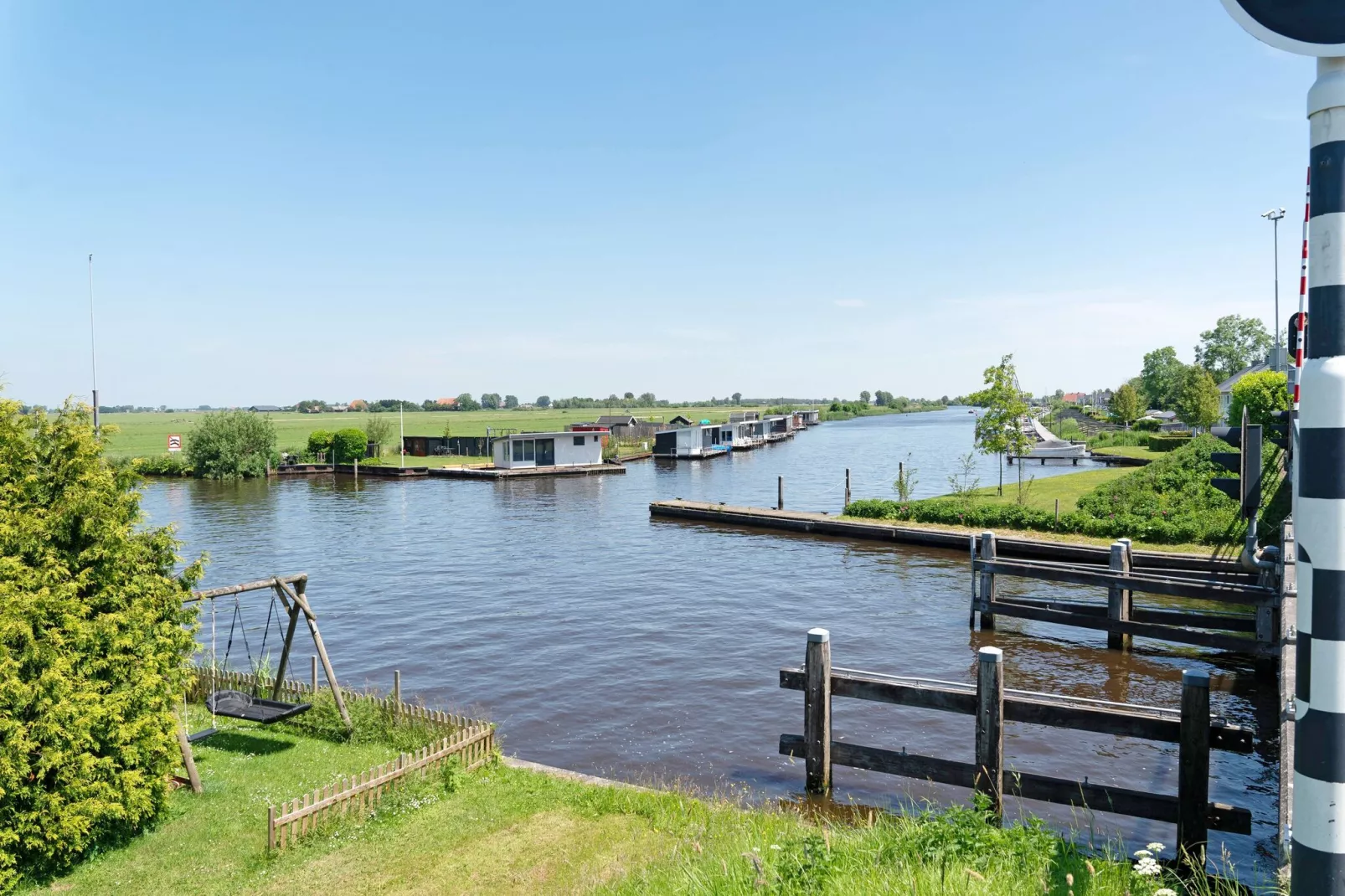 Stijlvol familiehuis in Grou-View summer