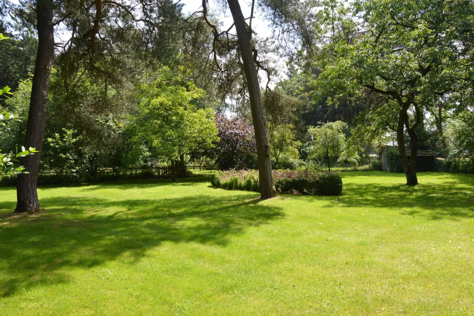 Het Kruisselt-Gardens summer
