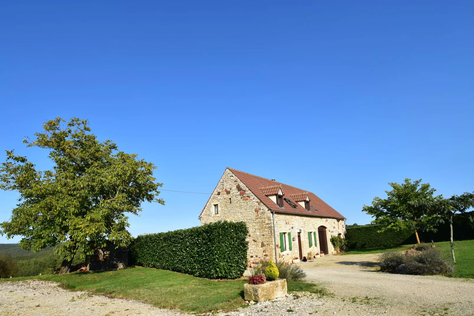 Maison de vacances Lavercantiere-Außenbereich Sommer